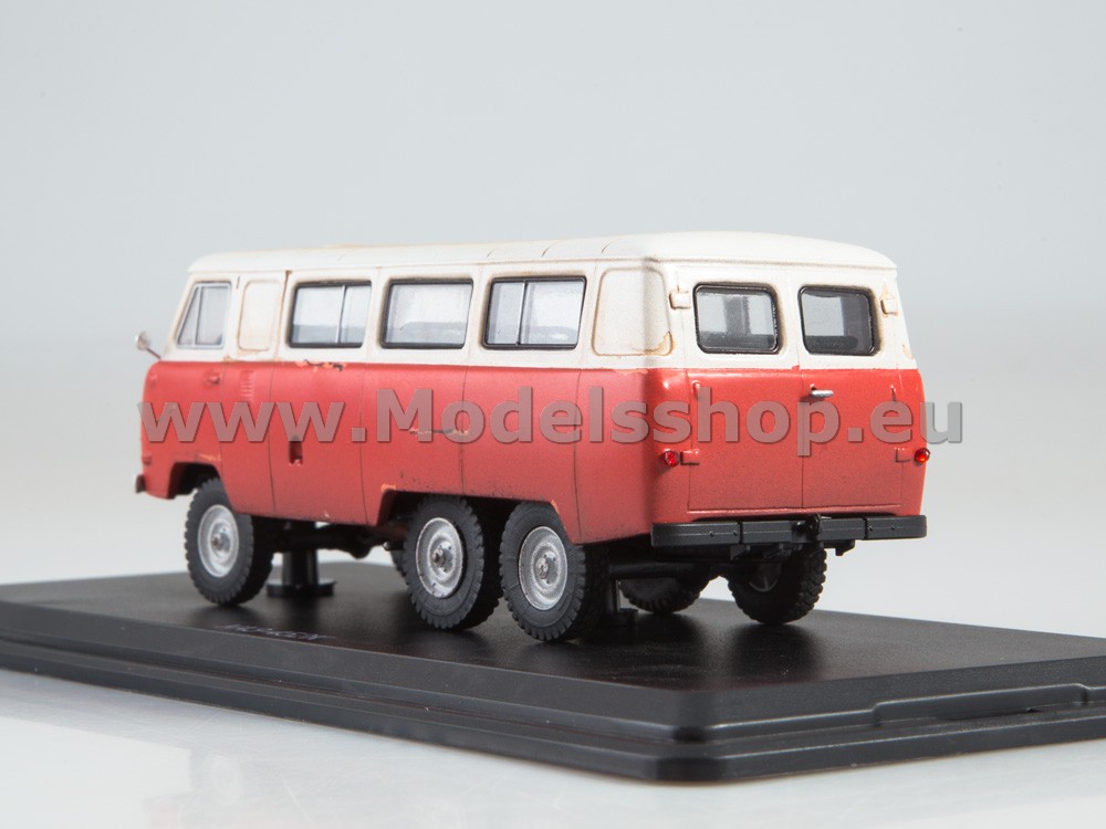 Car-452K 6x6 van (with traces of operation) /red-white/