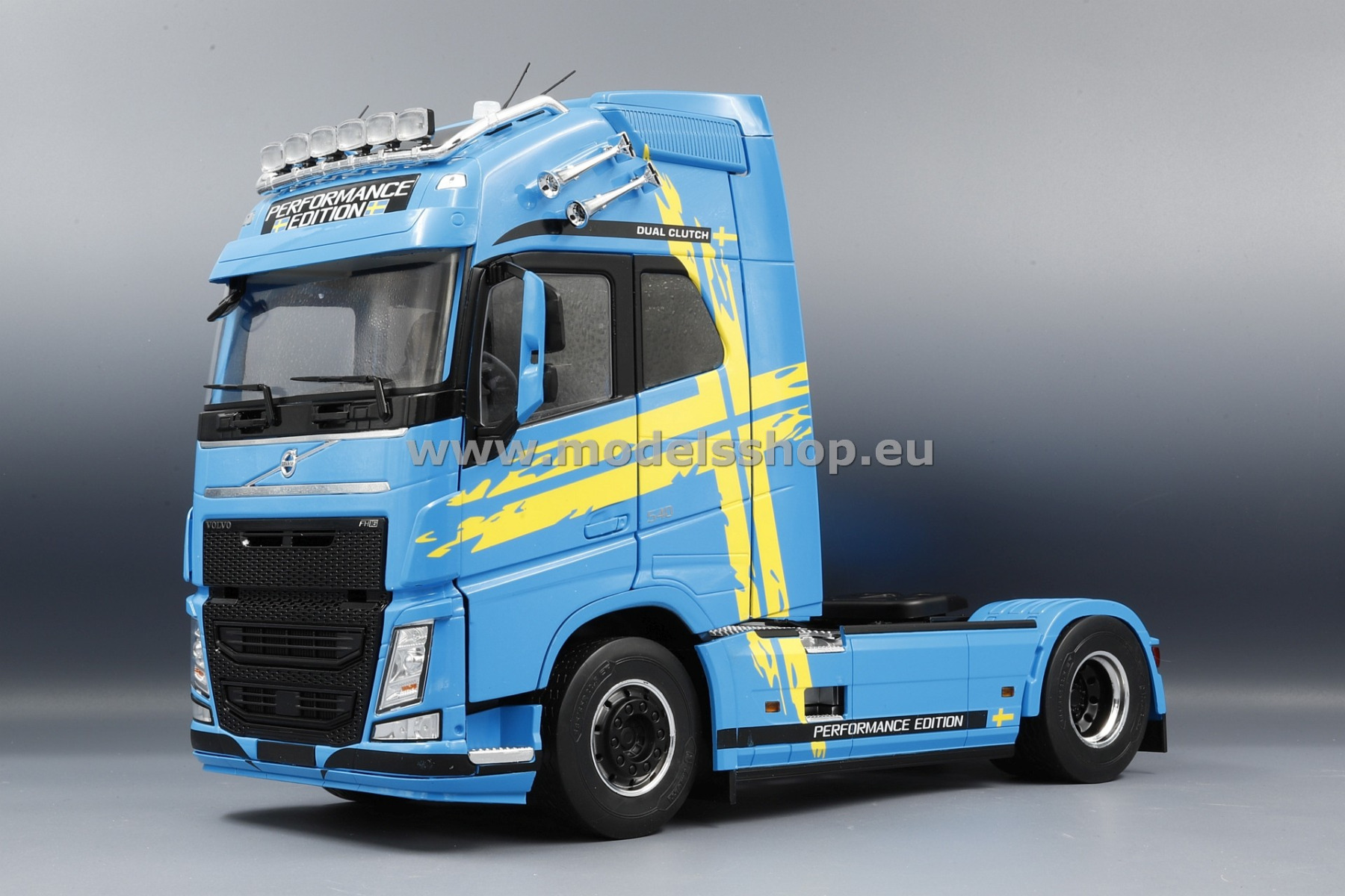 Volvo FH16 XL Cab tractor truck, 2018 /light blue - yellow/