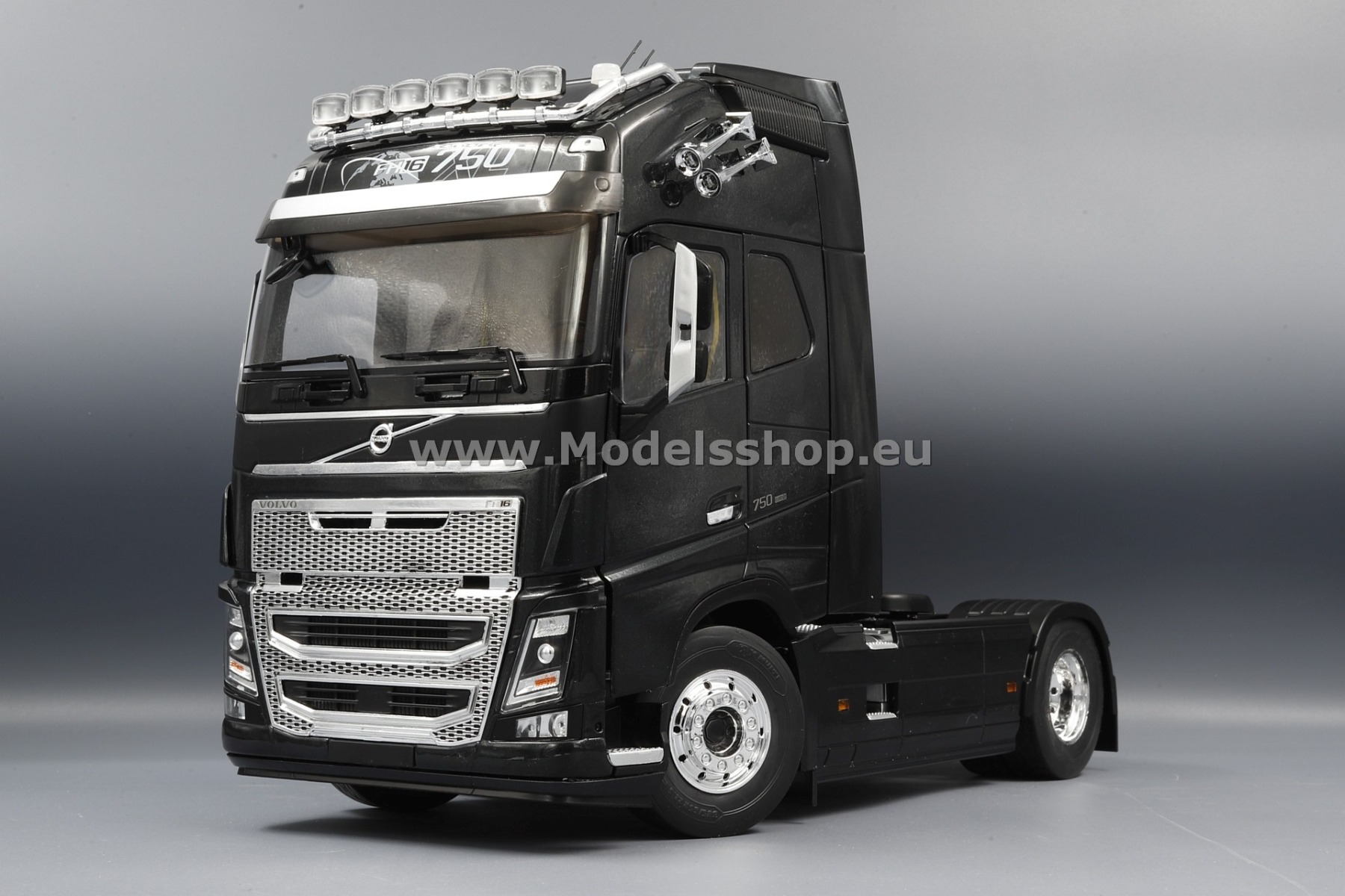 Volvo FH16 XL Cab, tractor truck 2018 /black/