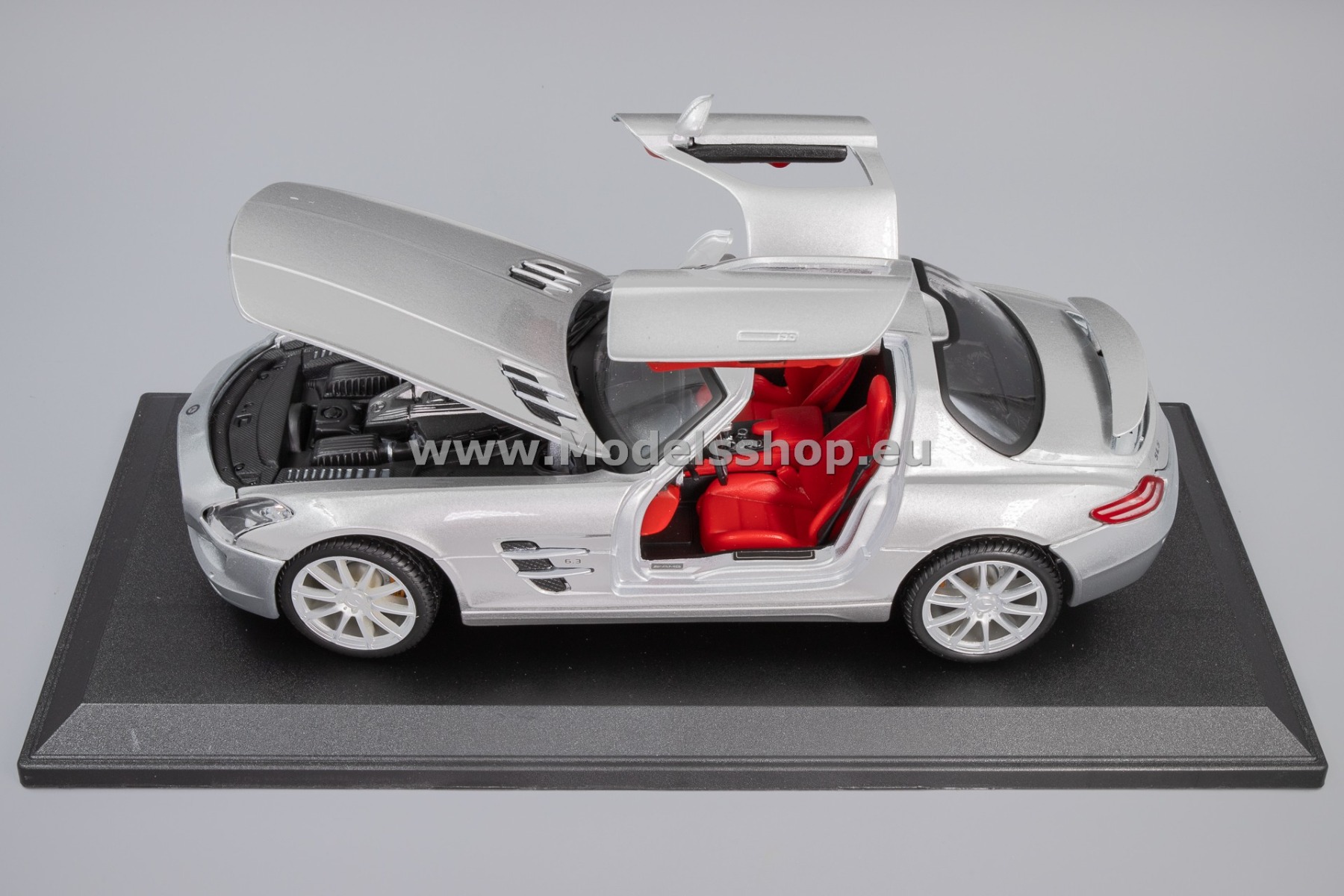Maisto Mercedes-Benz SLS AMG (C197), 2010 /silver/ 31389