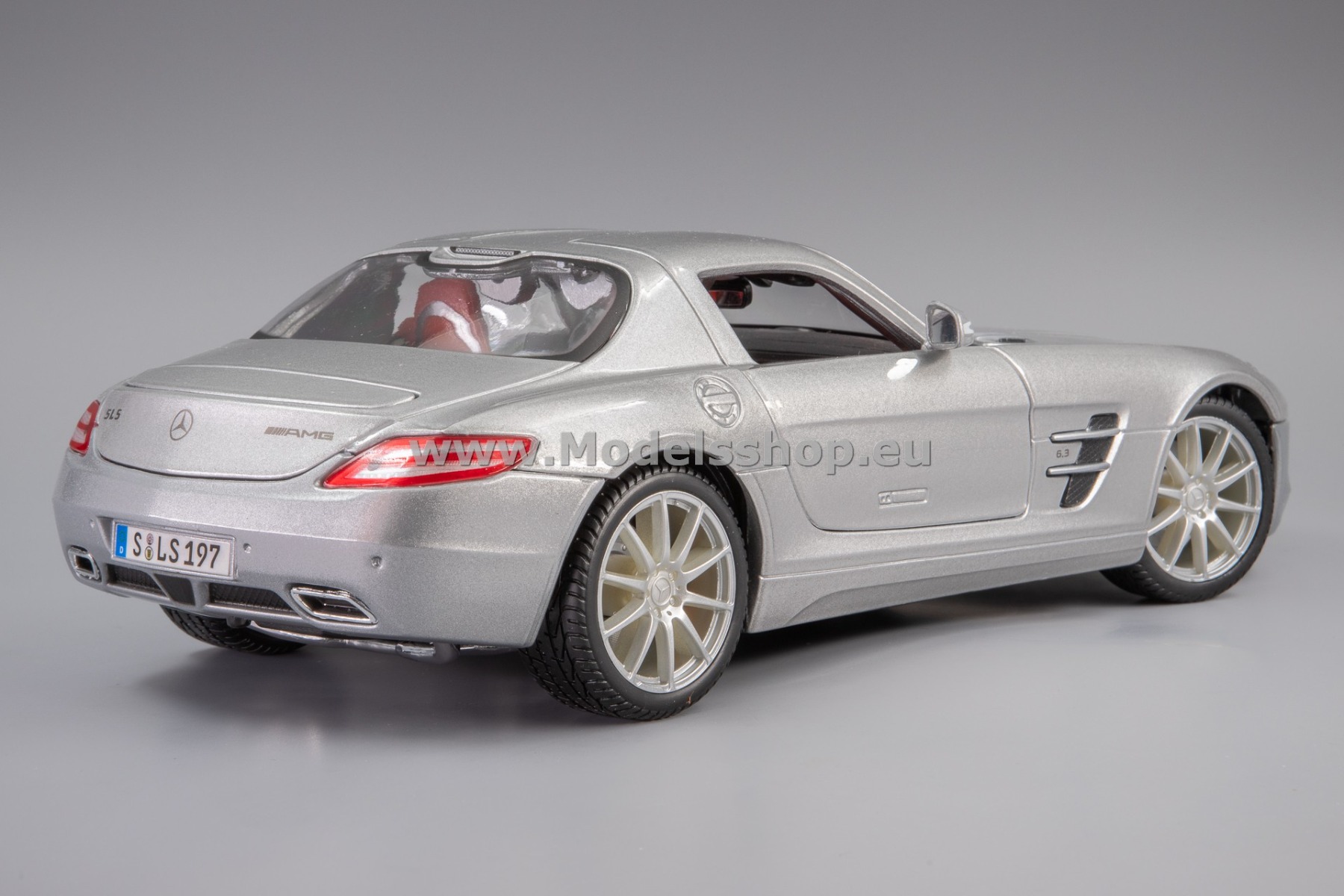 Maisto Mercedes-Benz SLS AMG (C197), 2010 /silver/ 31389