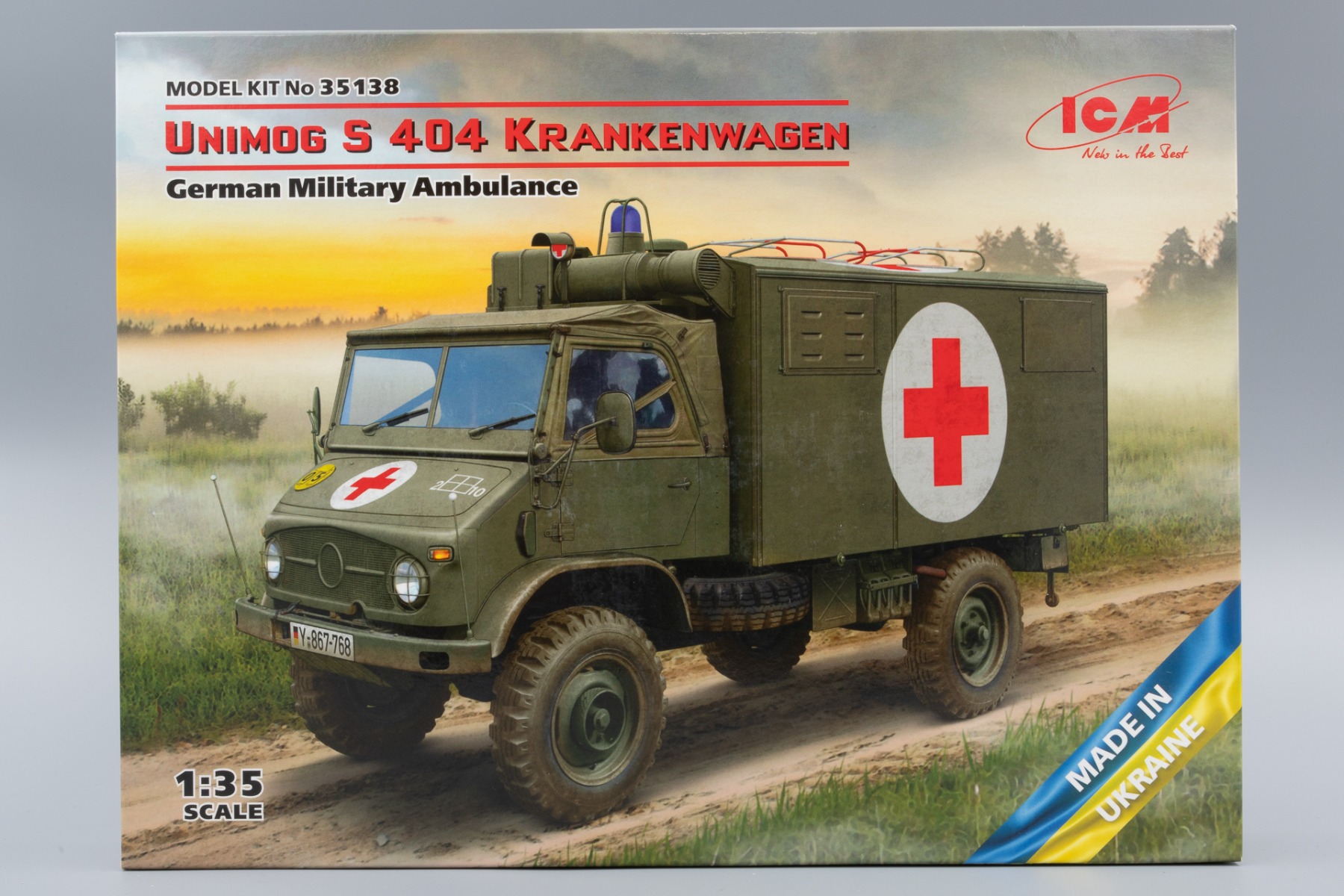 ICM35138 Mercedes-Benz Unimog S 404 Krankenwagen, German Military Ambulance, model kit