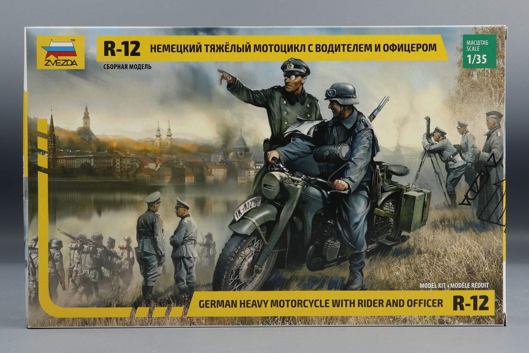 Zvezda ZV3632 German R12 Heavy Motorcycle with Rider and Officer, model kit