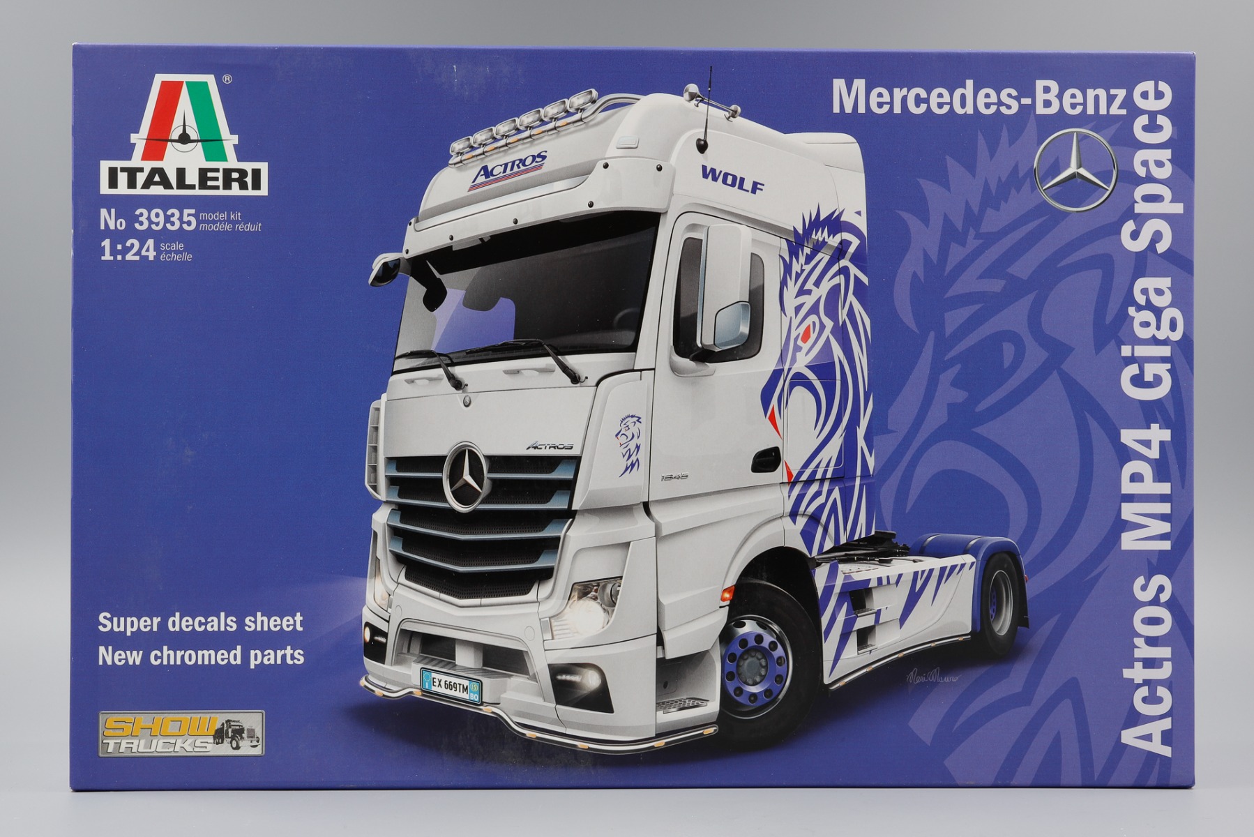 Italeri IT3935 Mercedes Benz Actros MP4 Giga Space, tractor truck, model kit
