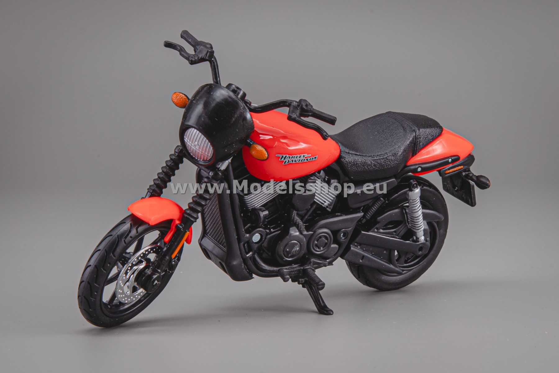 Maisto Harley-Davidson Street 750, 2015 /red - black/