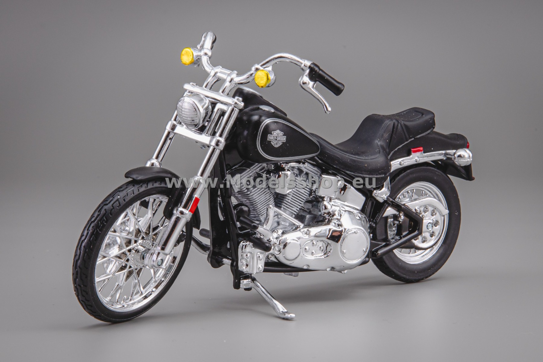 Maisto Harley-Davidson FXST Softtail, 1984 /black/