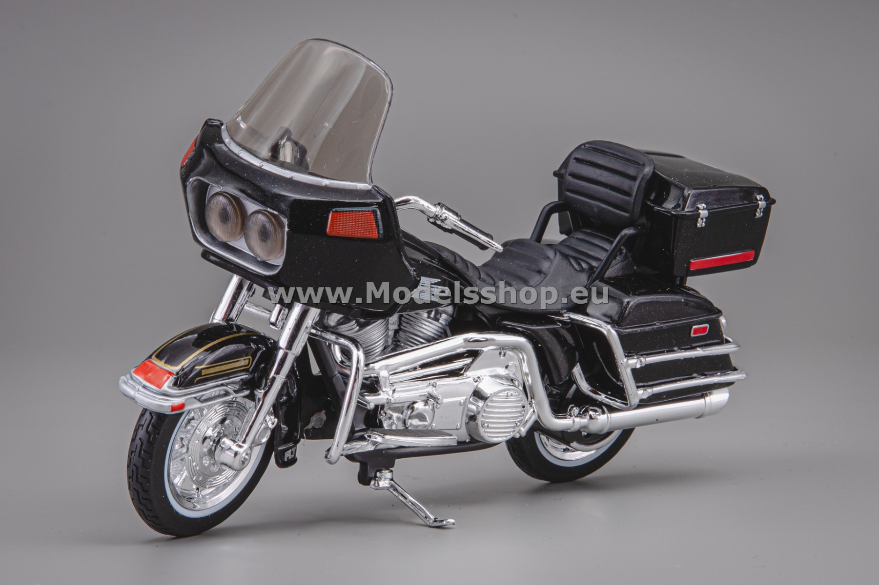 Maisto Harley-Davidson FLT Tour Glide, 1988 /black/