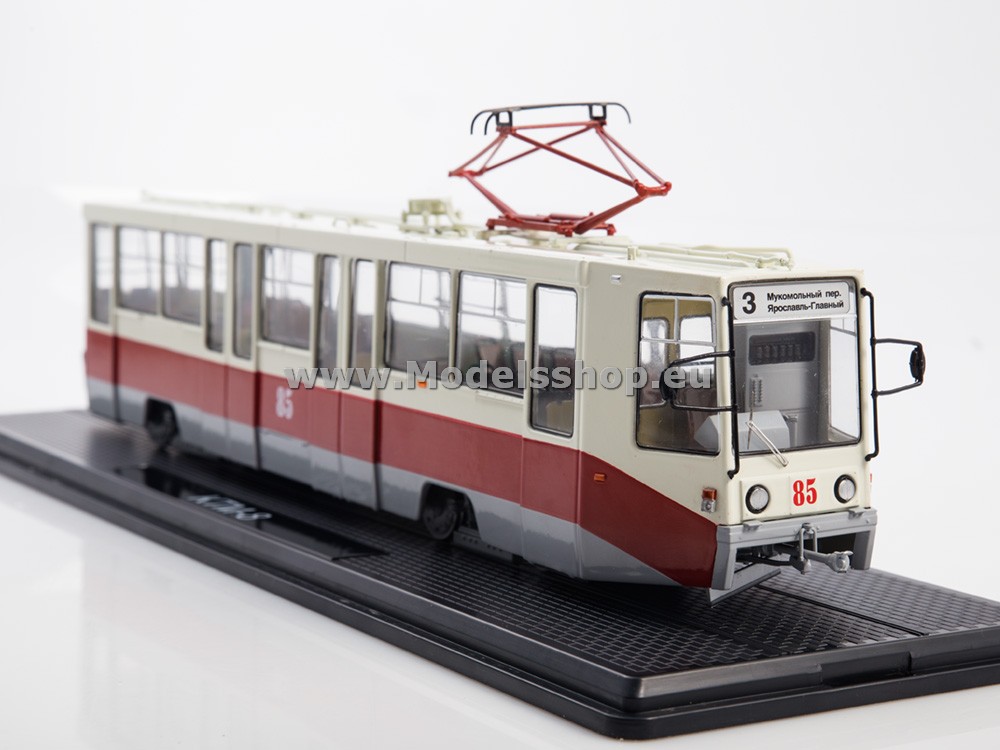 SSM4060 KTM-8 tram, route no. 3 /red - white/