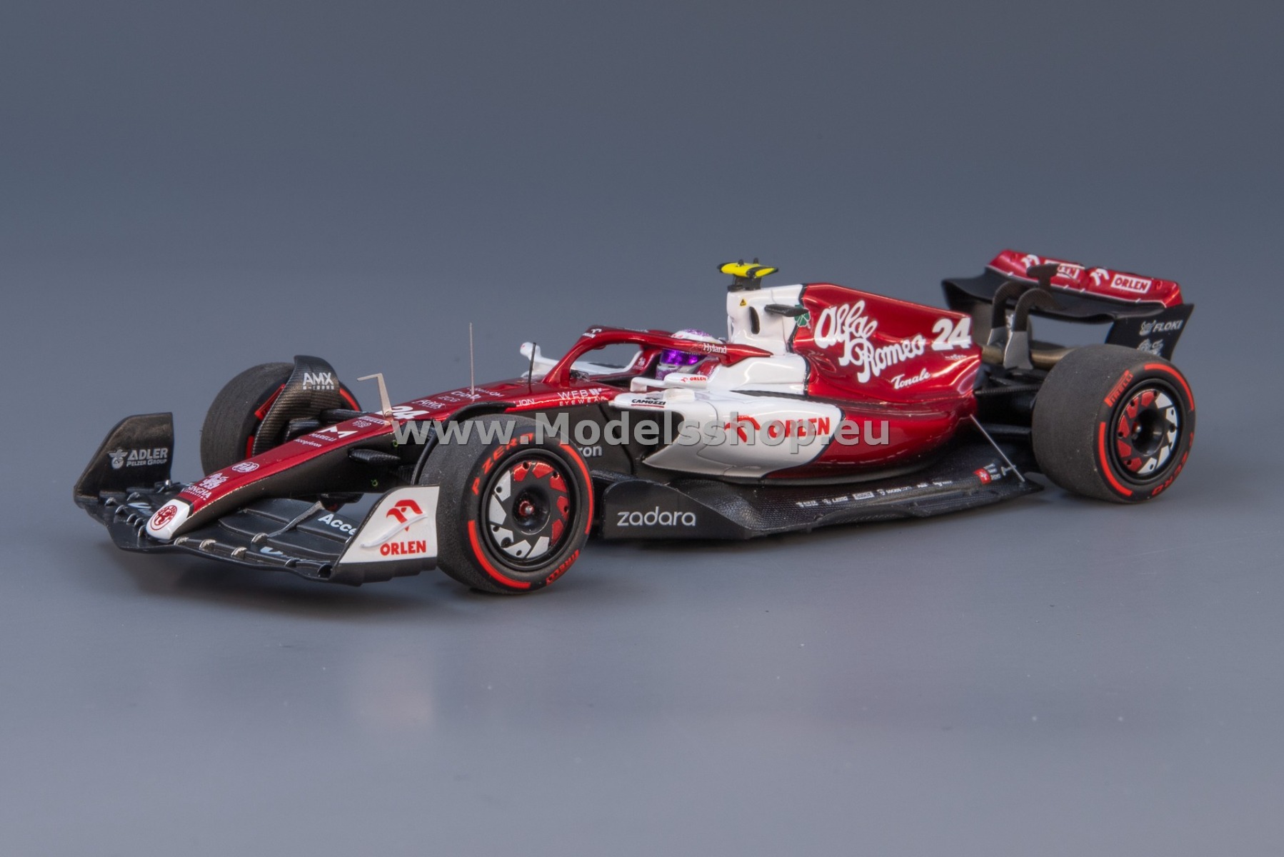 Minichamps 417220124 Alfa Romeo C42 No.24 10th Bahrain GP Formula 1 2022, Zhou Guanyu