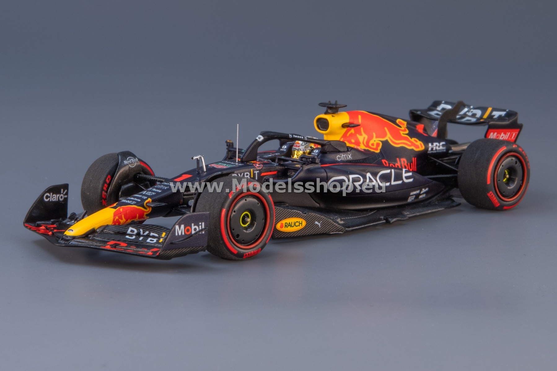 Minichamps 417220601 Oracle Red Bull Racing RB18, Formula 1, Spanish GP 2022 Winner, Max Verstappen