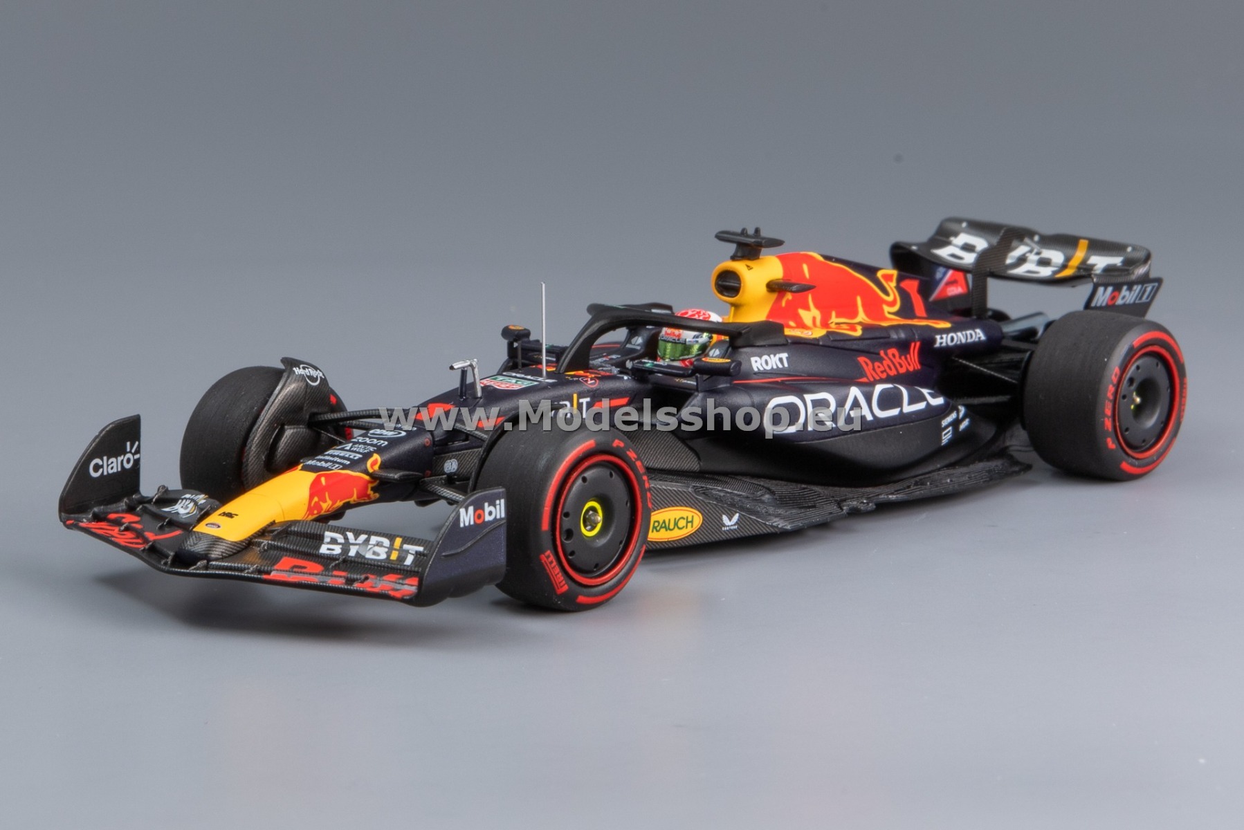 Minichamps 417230101 Oracle Red Bull Racing RB19, Formula 1, Winner Bahrain GP 2023, Max Verstappen