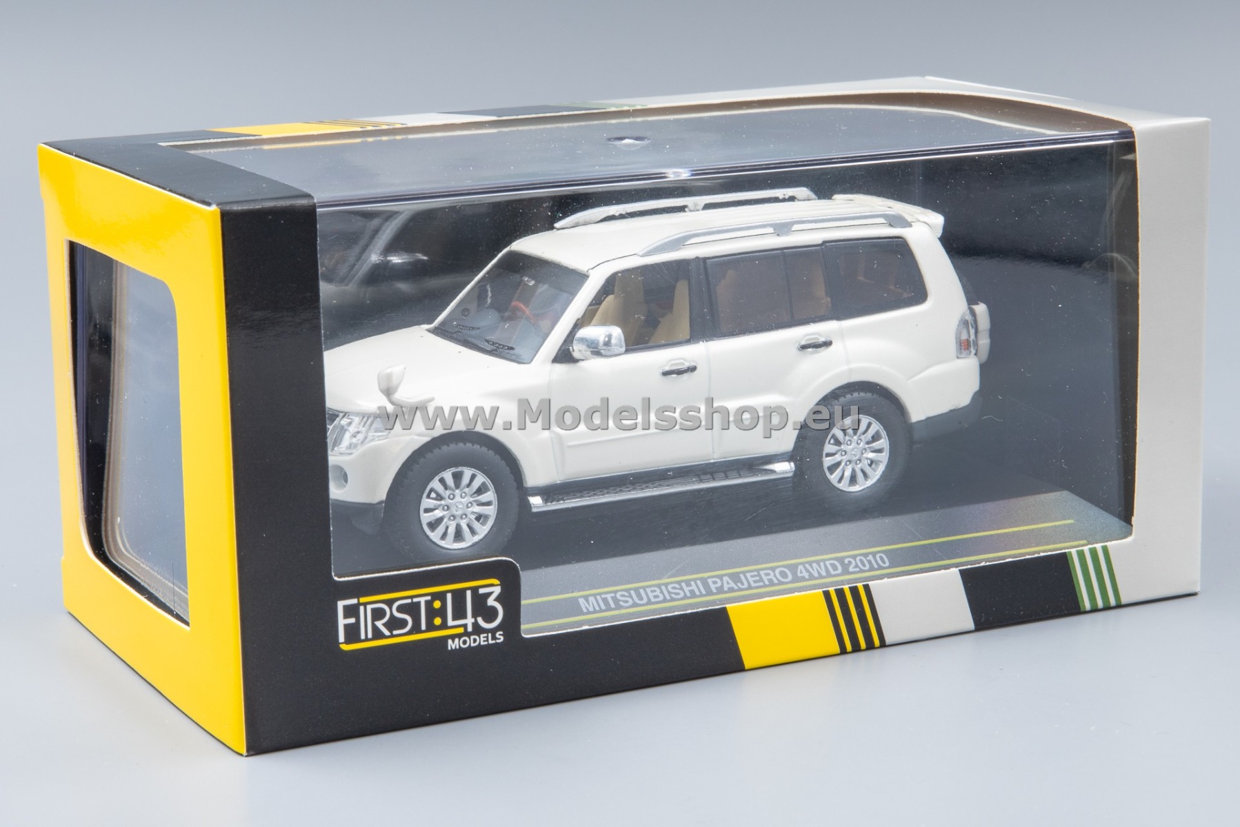 Mitsubishi Pajero 4WD, 2010, RHD /pearl white/