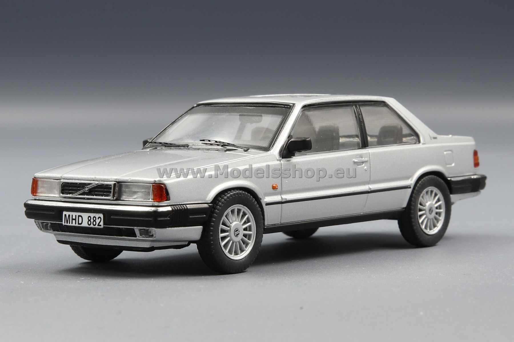 Volvo 780 Bertone, 1987 /silver with black interior/
