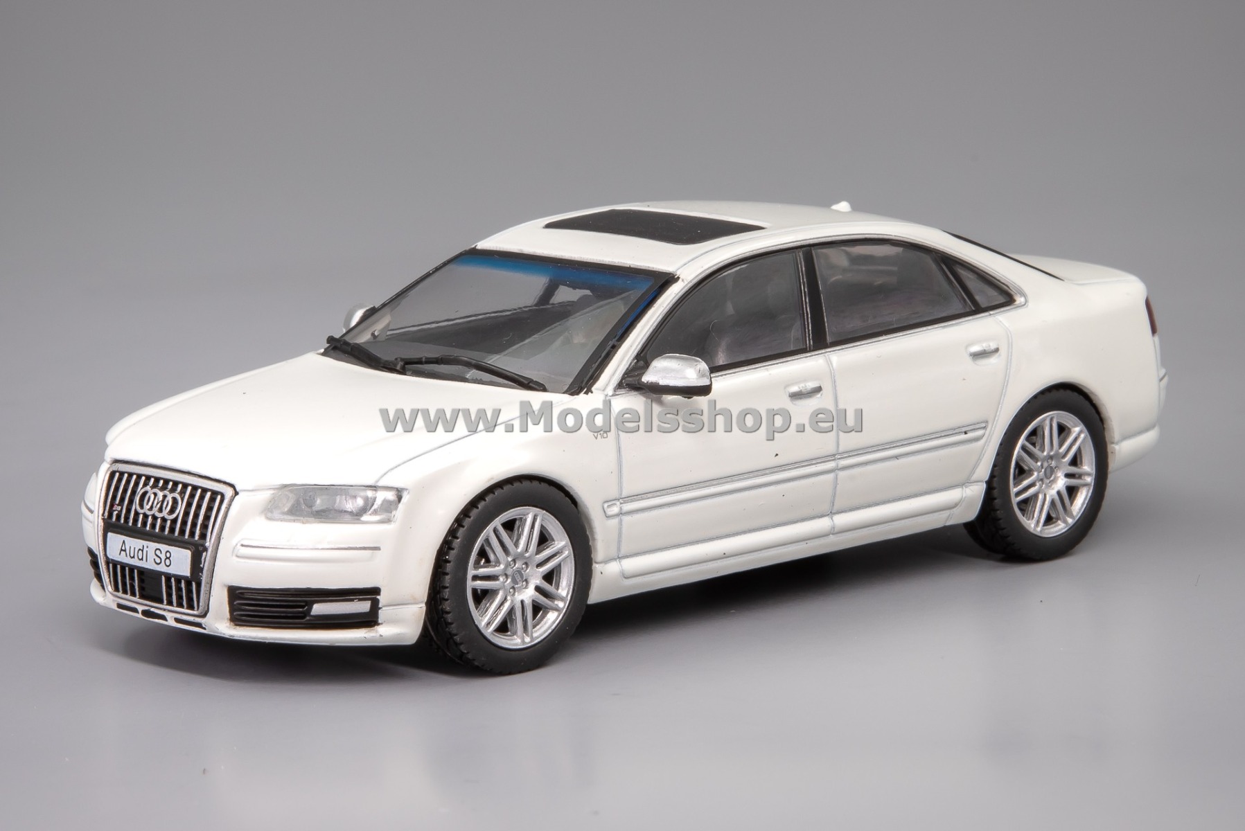 Solido S4313302 . Audi S8 (D3) 5.2l V10, 2010 /white/