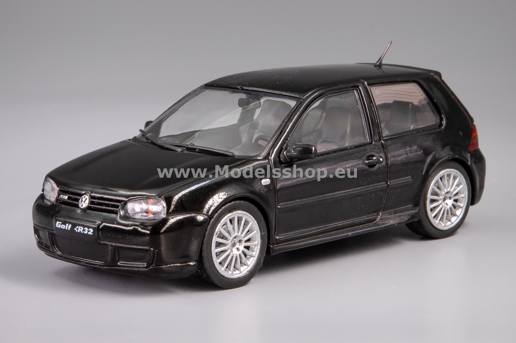 Solido S4313603 Volkswagen /VW Golf R32 4 Motion AWD, 2003 /black/