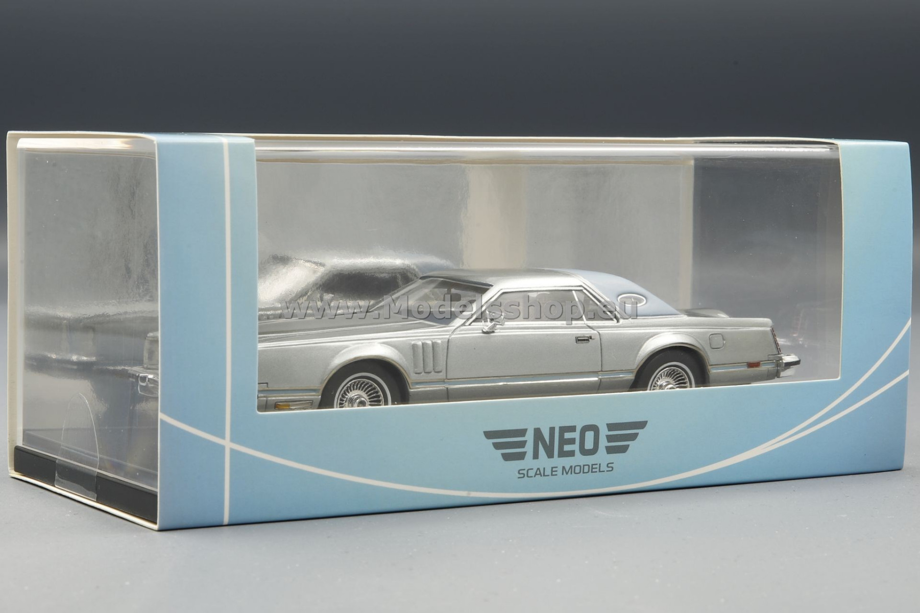 NEO 43561 Lincoln Continental Mark V, 1978 /silver - light blue/ NEO 43561 Lincoln Continental Mark V, 1978 /silver - light blue/
