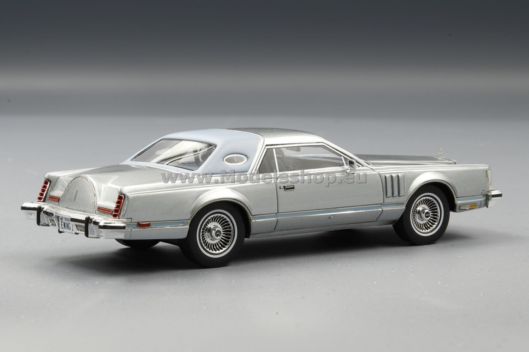 NEO 43561 Lincoln Continental Mark V, 1978 /silver - light blue/ NEO 43561 Lincoln Continental Mark V, 1978 /silver - light blue/