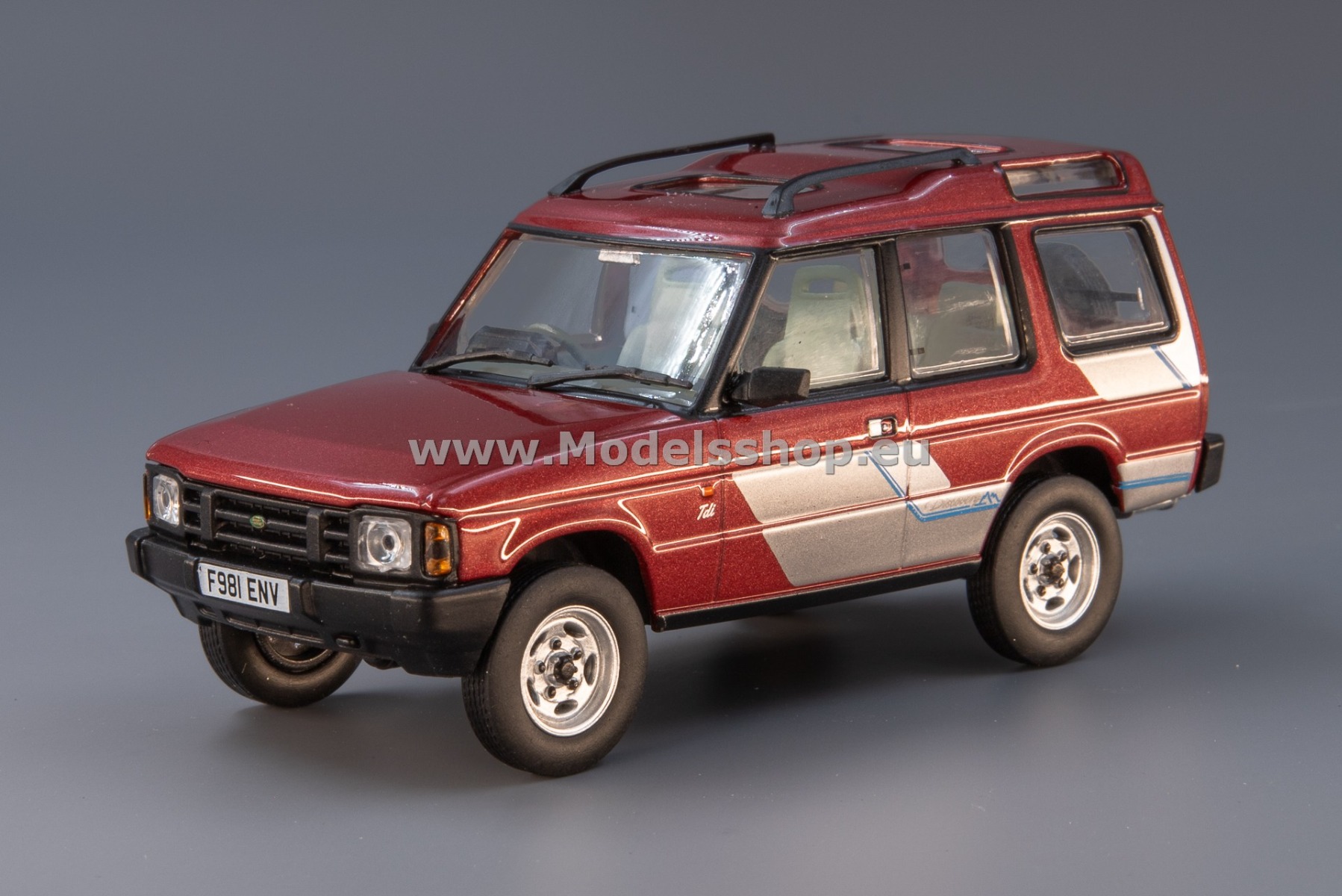 Land Rover Discovery I, RHD /red metallic - decorated/