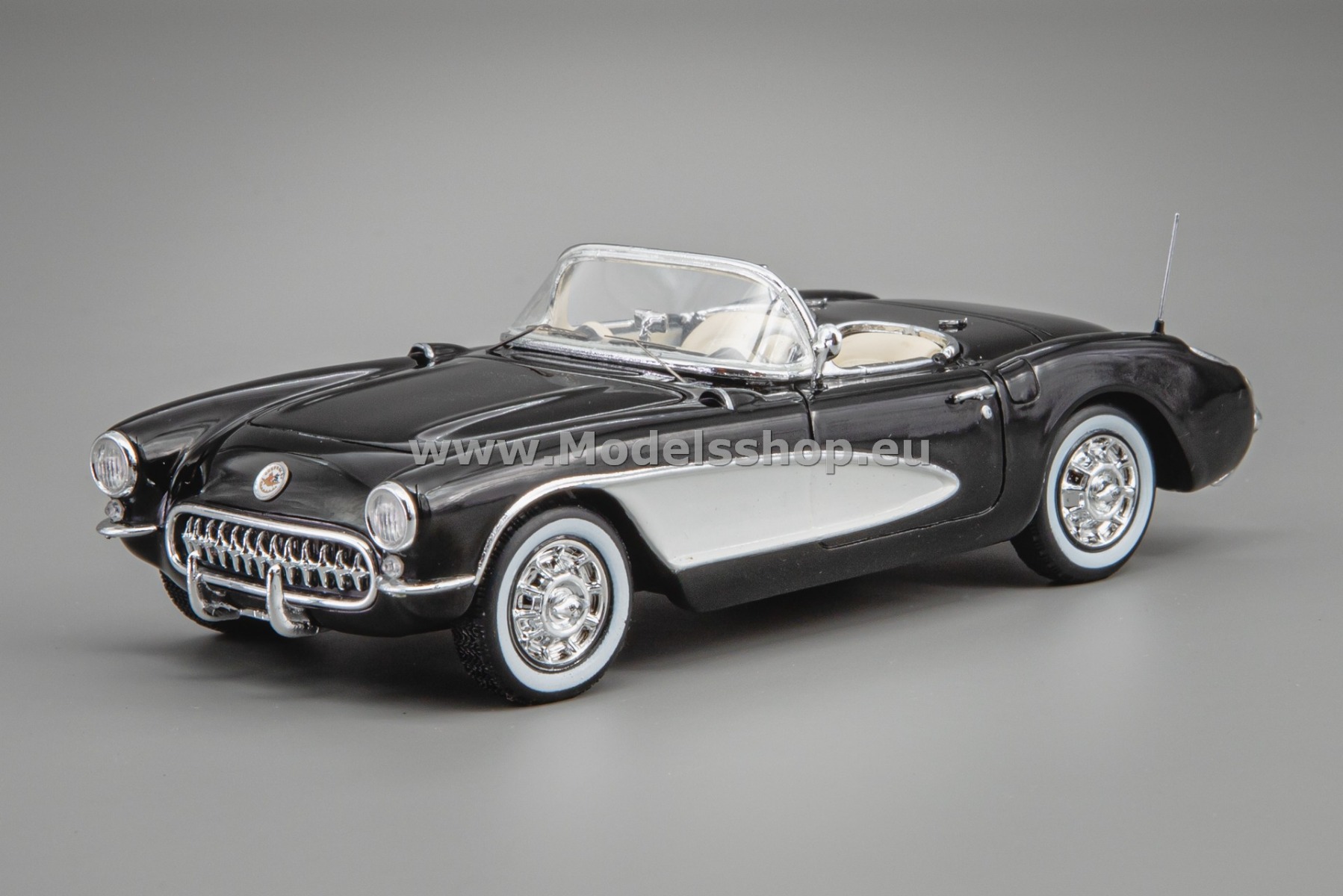 Schuco Chevrolet Corvette C1 V8 Spider, 1956 /black - silver/ 43U00046