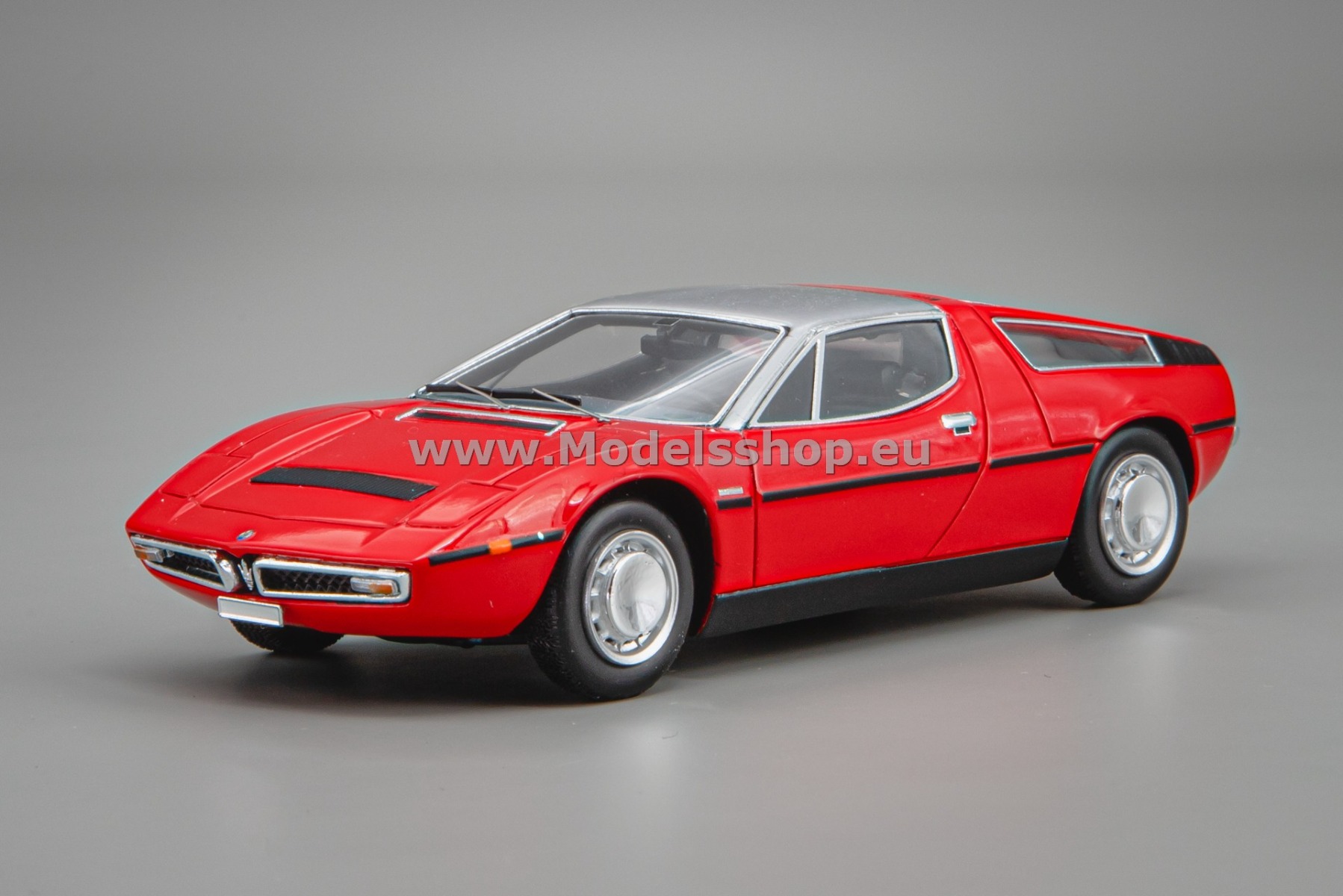 Schuco Maserati Bora, 1971 /red/ 43U00055