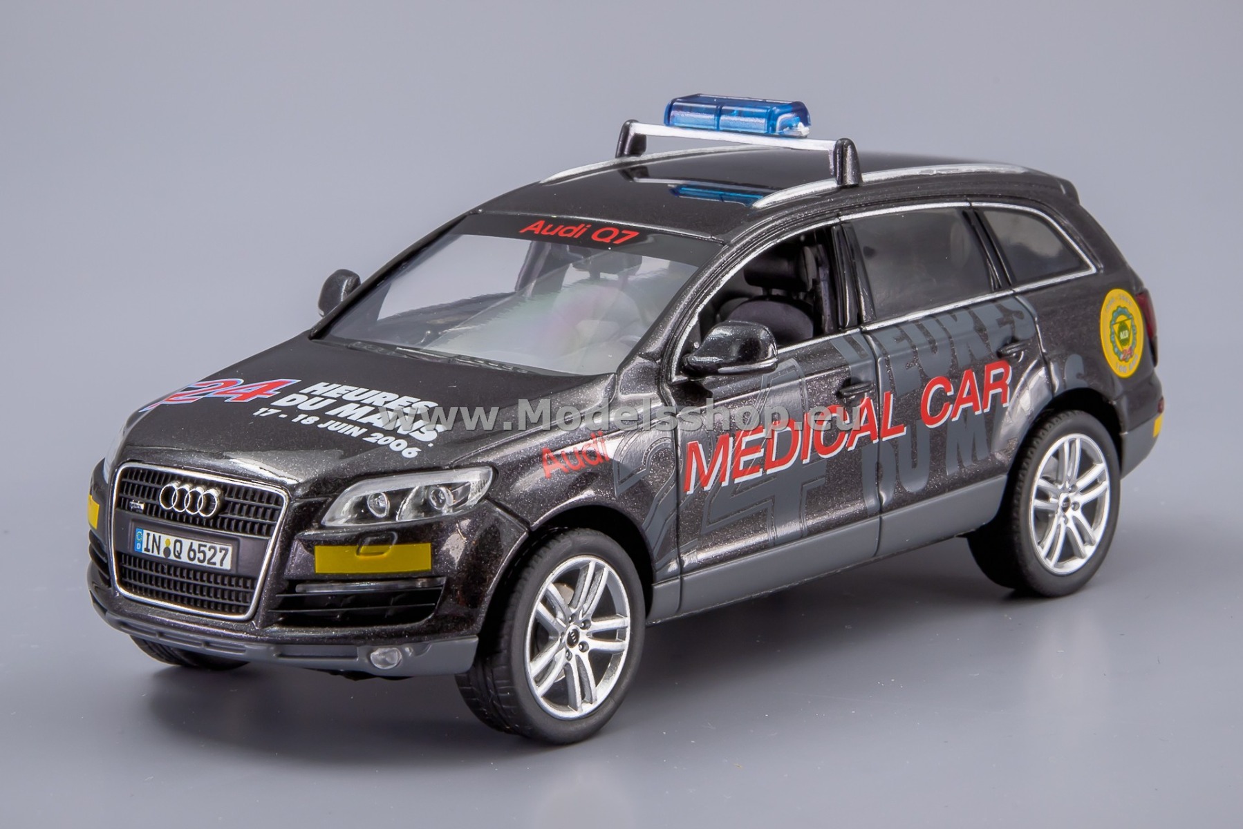 Schuco 450475500 Audi Q7 Medical Car 24H Le Mans 2006 /black/