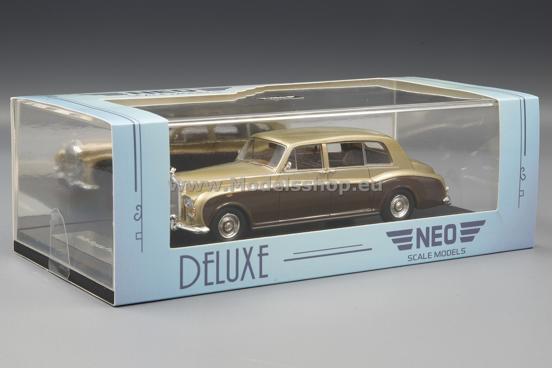NEO 45341 Rolls-Royce Phantom VI EWB, RHD, 1968 /golden - brown/