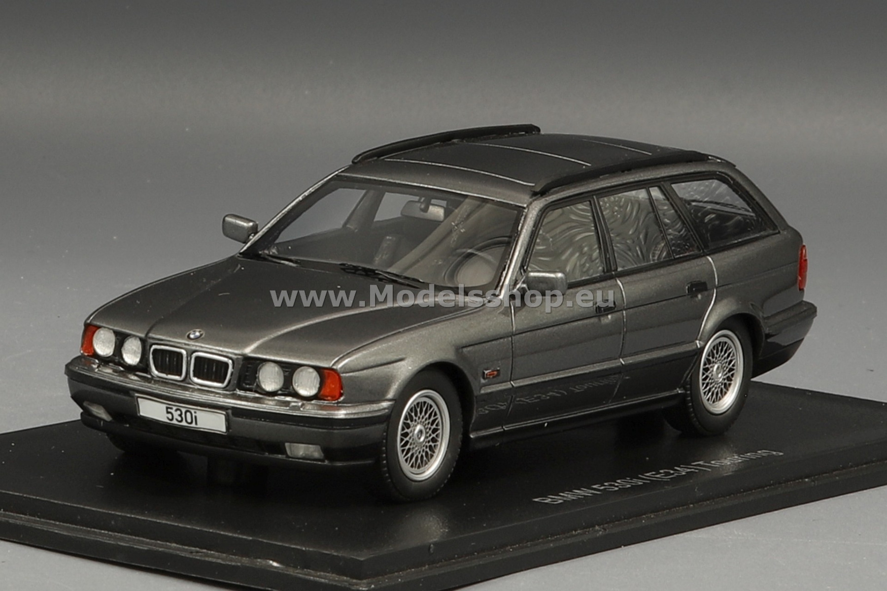 BMW 530i (E34) Touring, 1992 /grey-metallic//
