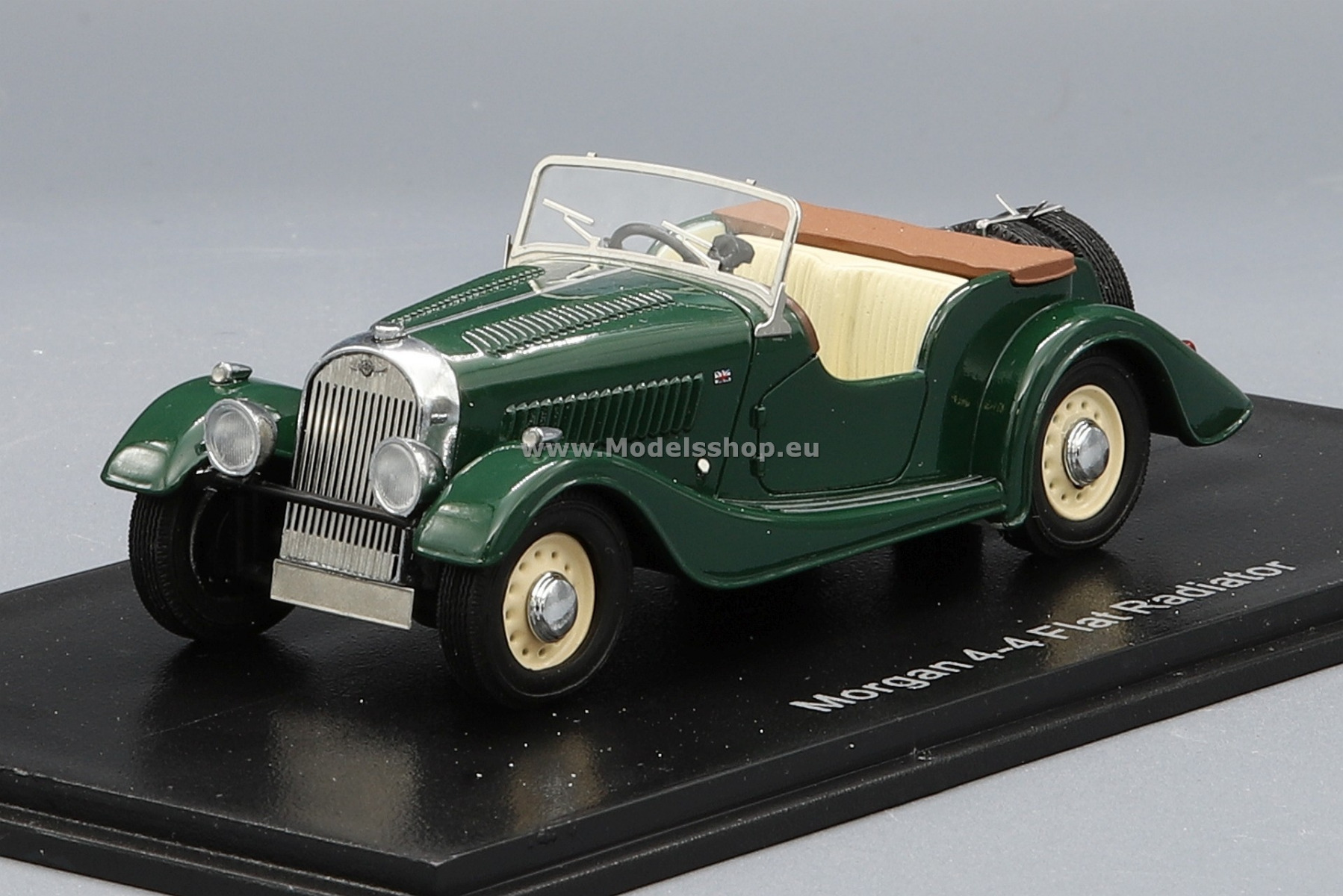 Morgan 4/4 Flat Radiator S1, RHD, 1936 /dark green/