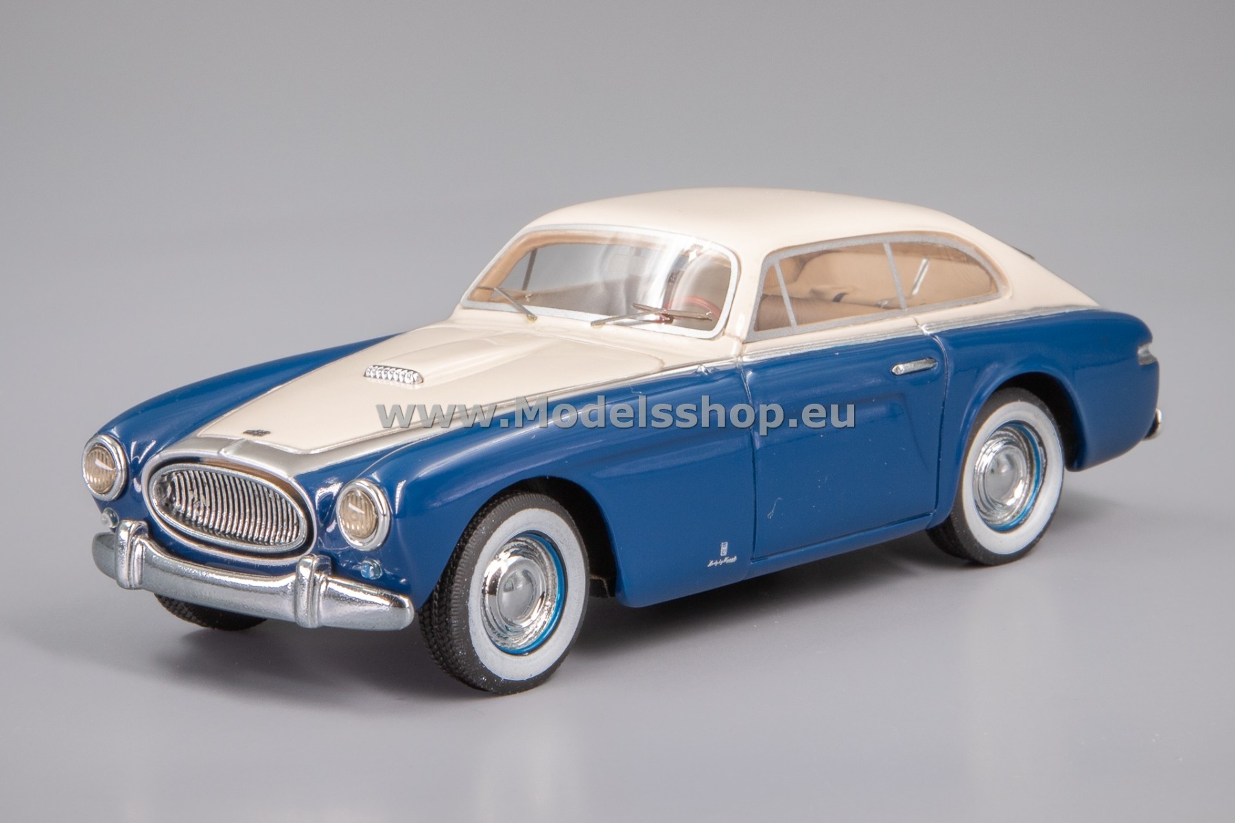 NEO 46545 Cunningham C-3 Continental Coupe by Vignale, 1952 /dark blue - white/