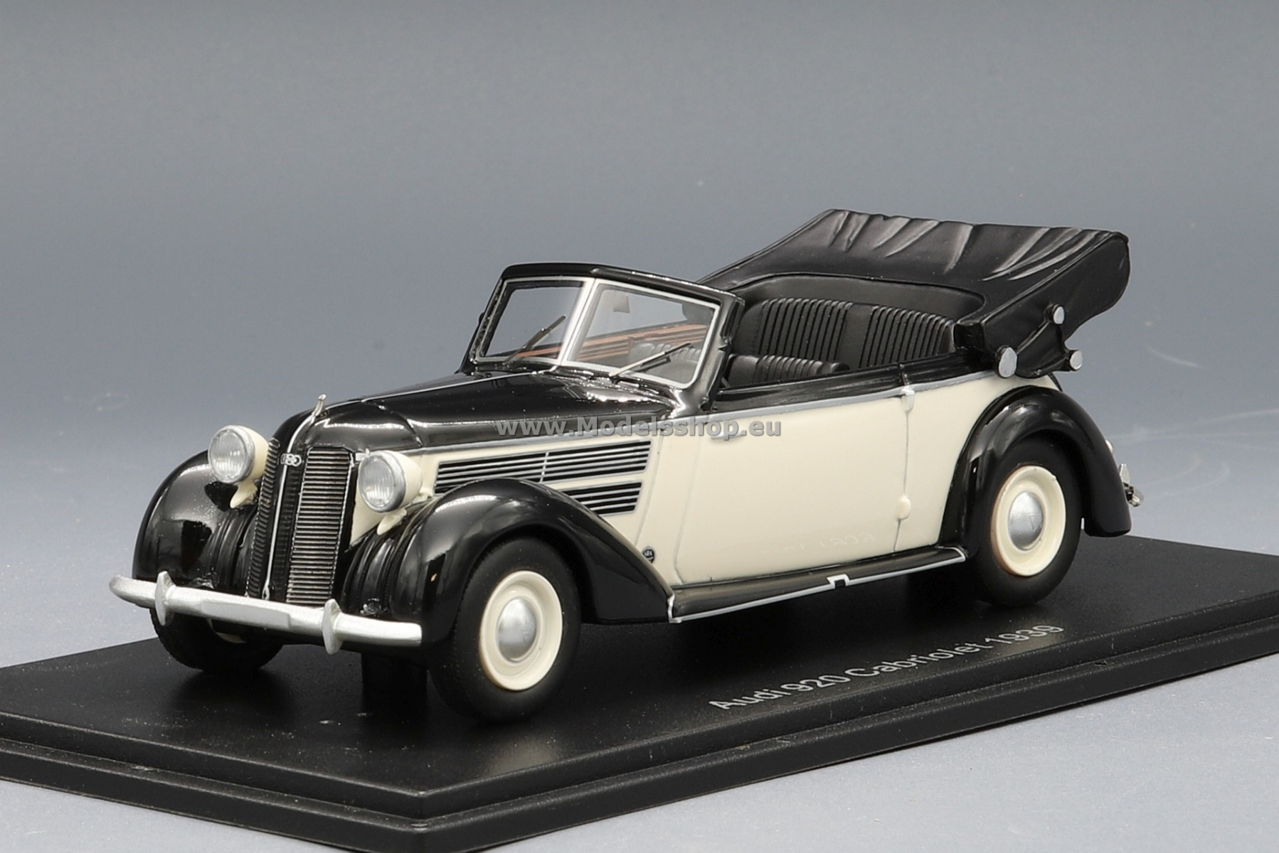 Audi 920 Cabrio Gläser, 1939 /black - white/