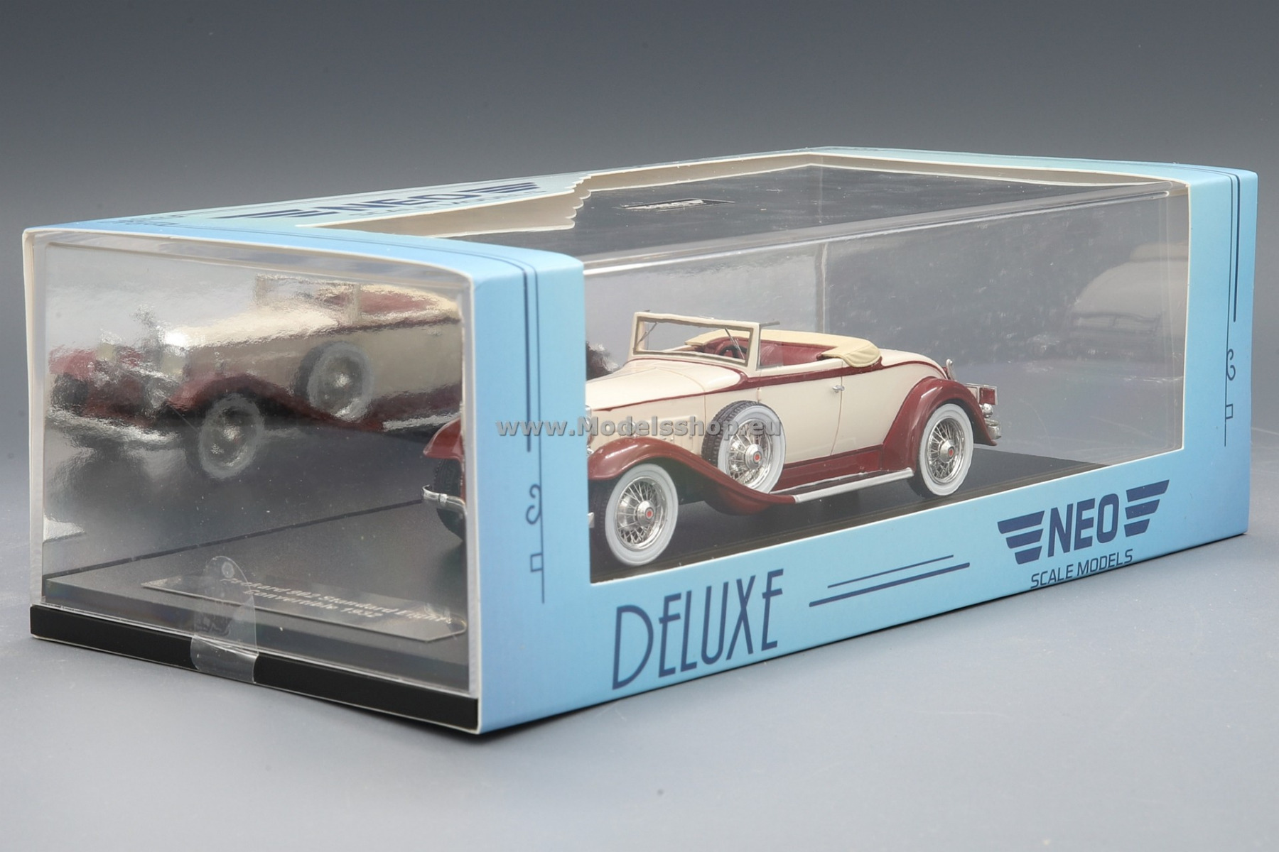 NEO 47107 Packard 902 Standard Eight Convertible, 1932 /light