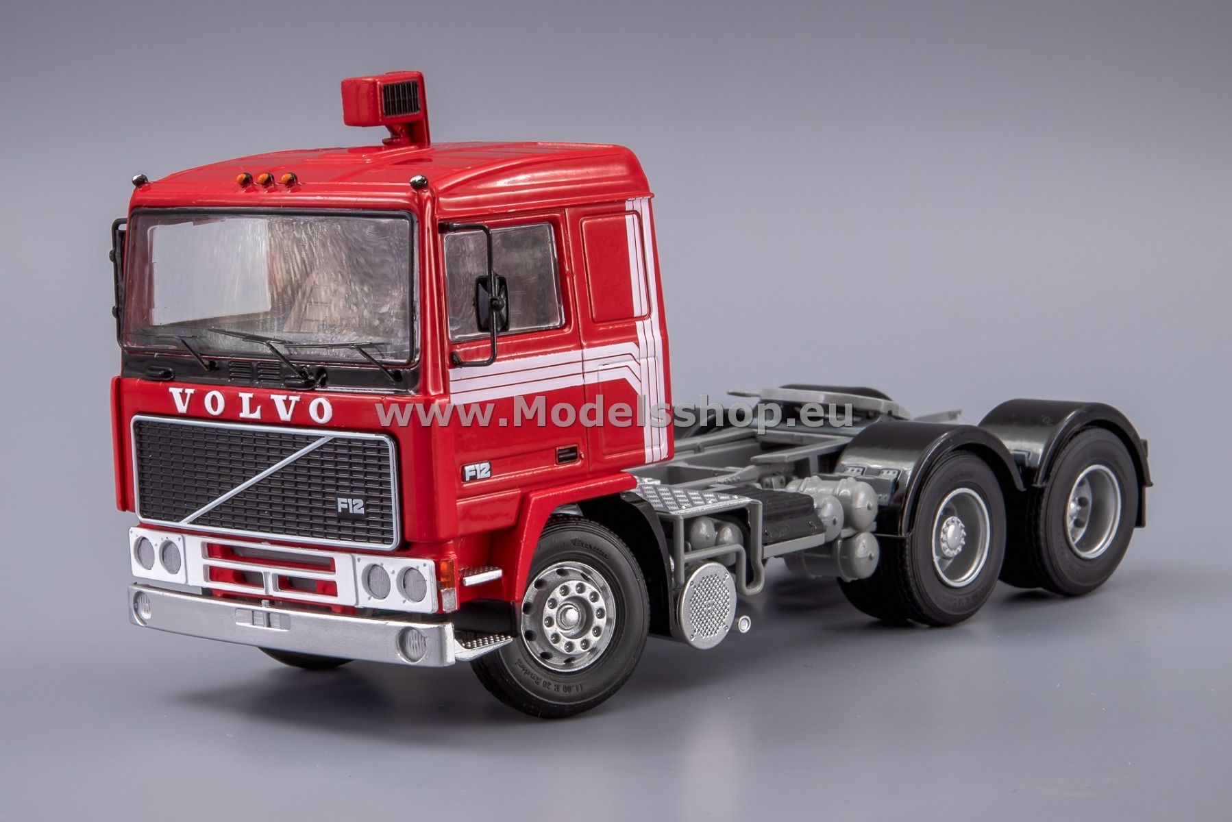 PCL47109 Volvo F 12 tractor truck /red/