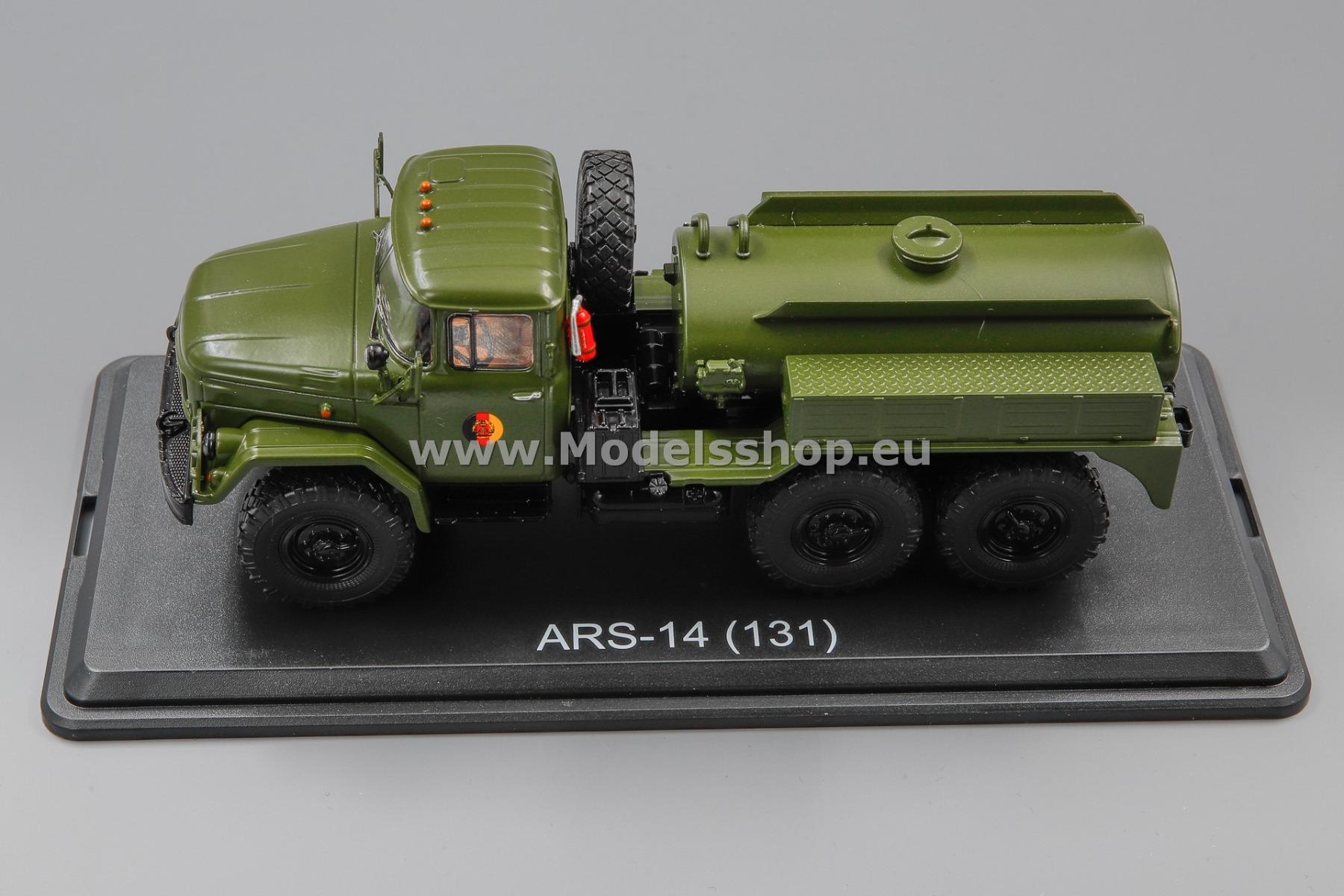 ZIL 131 / ARS-14 tanker truck, NVA /khaki/ ZIL 131 / ARS-14 tanker truck, NVA /khaki/