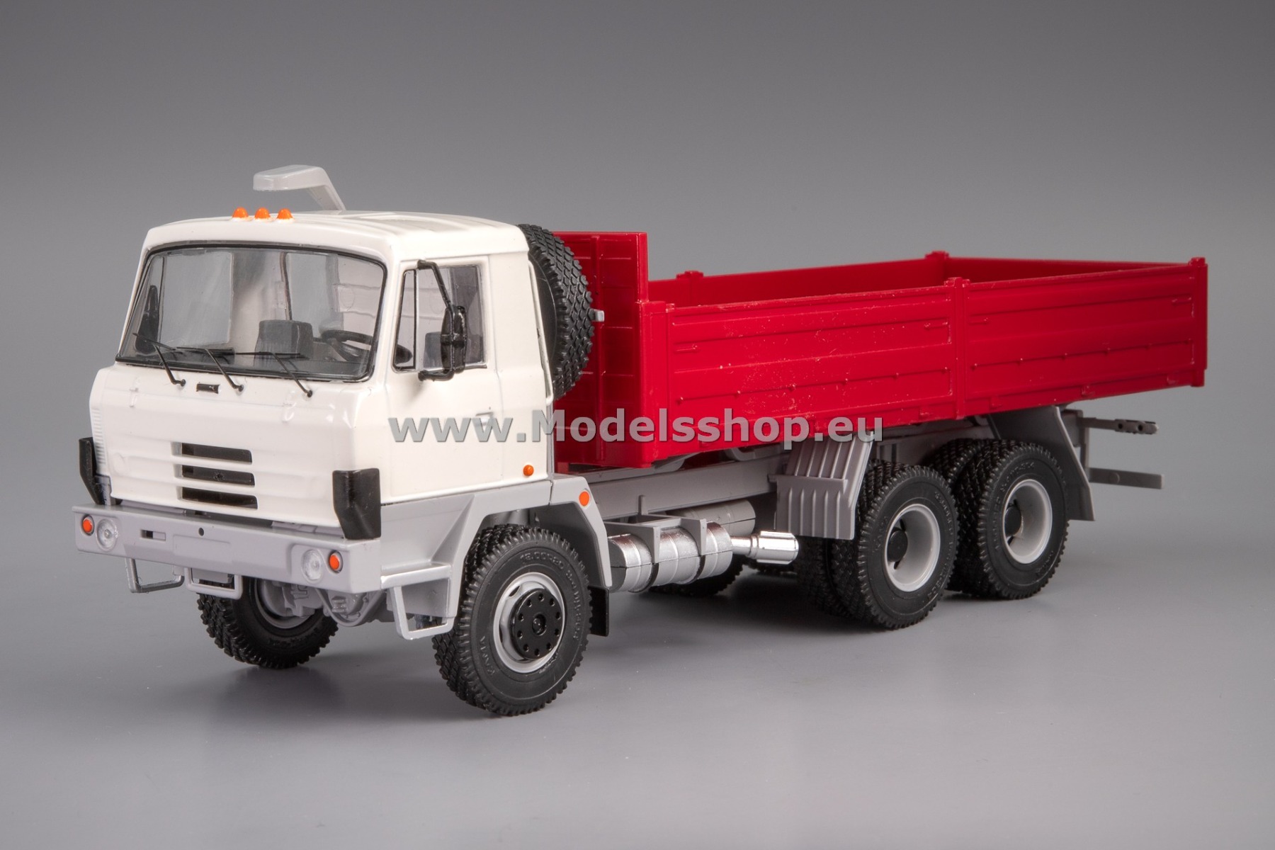 PCL47163 Tatra 815 V26 flatbed truck /white - dark red/