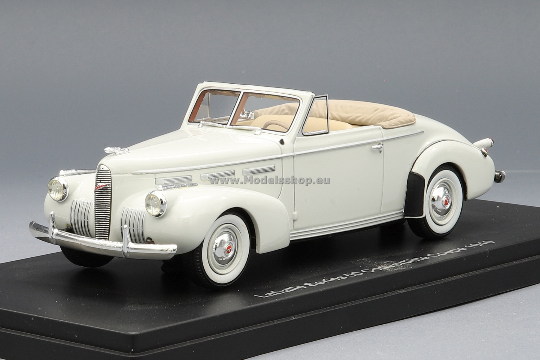NEO 47170 LaSalle Series 50 Convertible Coupe, 1940 /light grey/