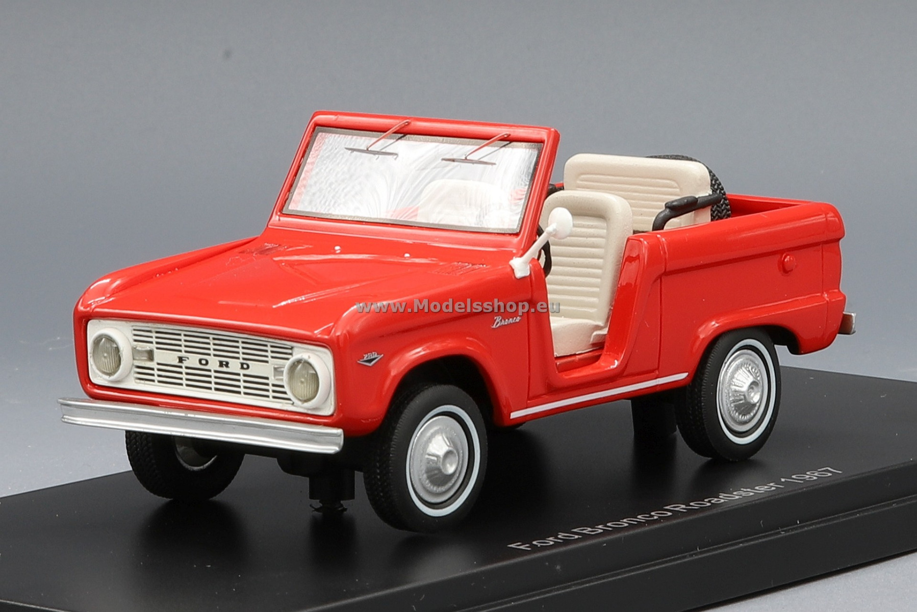 NEO 47210 Ford Bronco Roadster, 1966 /red/