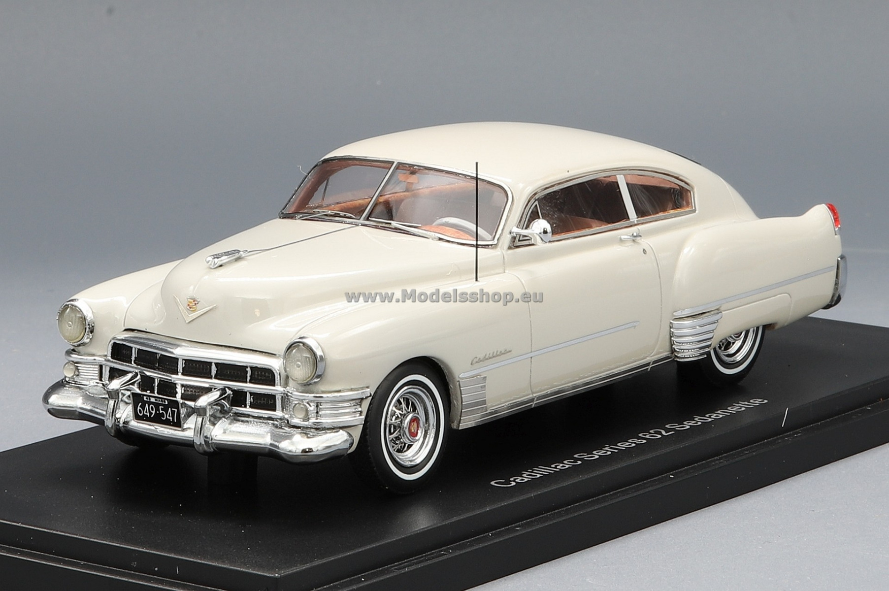 Cadillac Series 62 Club Coupe 1949 /light grey/