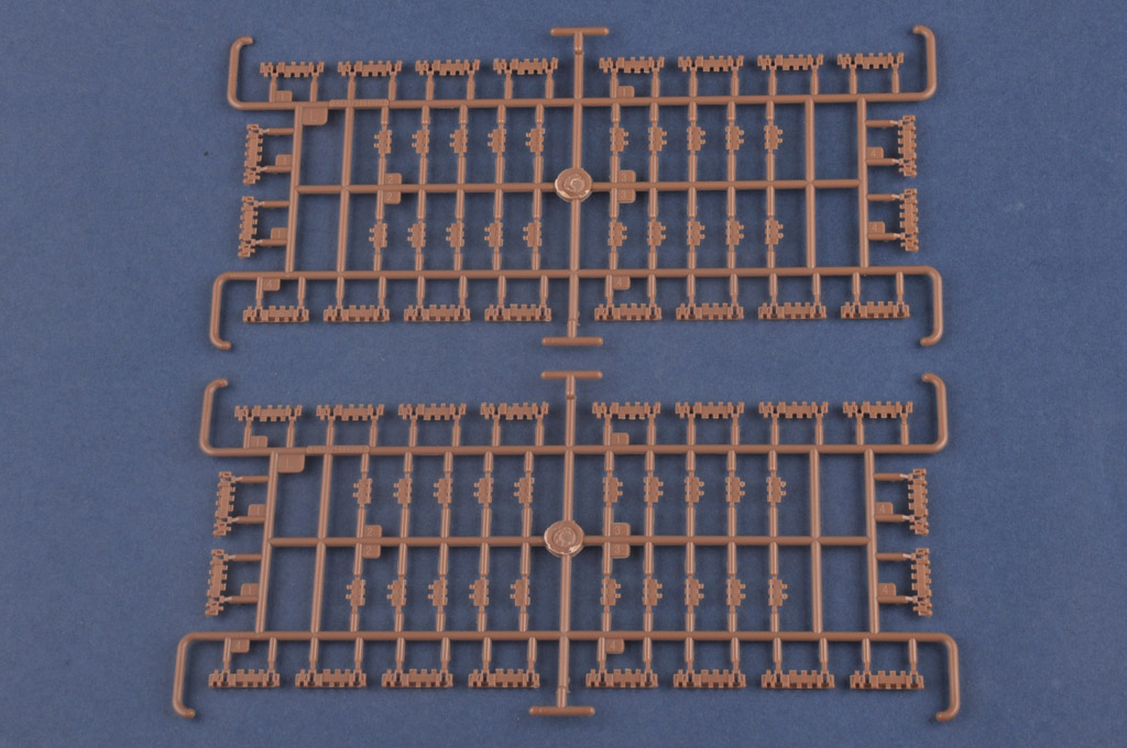 HobbyBoss HBS84533 Pz.Kpfw.VI Sd.Kfz.182 Tiger II (Henschel July
