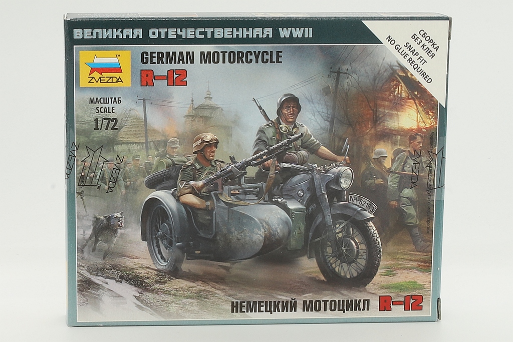 Zvezda ZV6142 German Motorcycle R-12