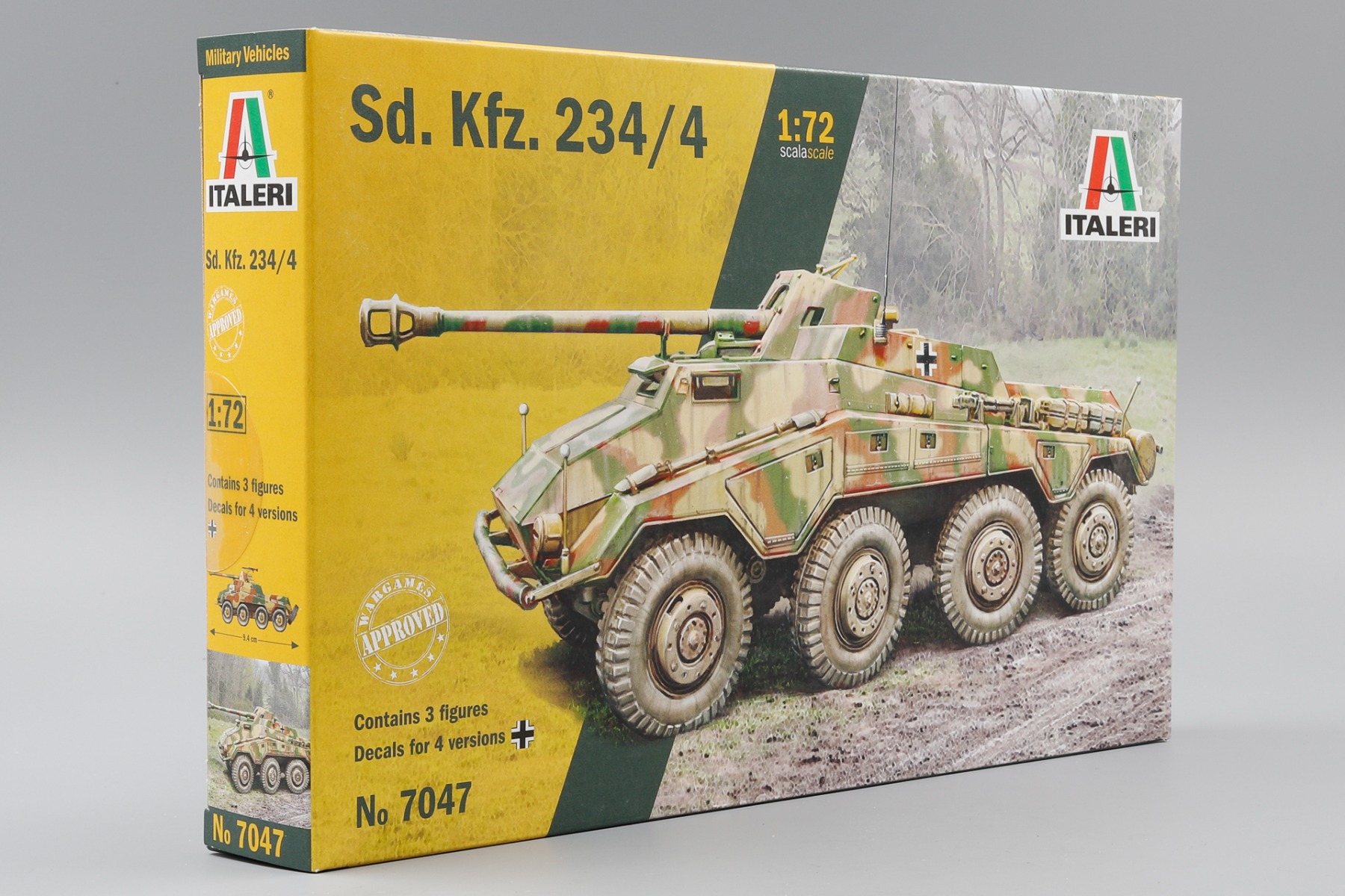 Italeri IT7047 Sd.Kfz.234/4 w/ 3 figures