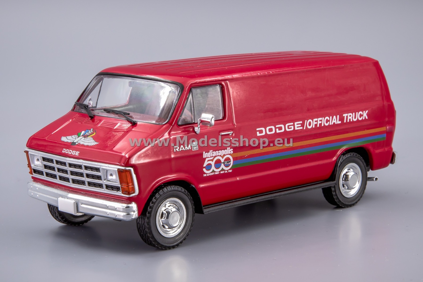 GreenLight GL86576 Dodge Ram B150 Van, 1987, 71st Annual Indianapolis 500 Mile Race Official Truck /red/
