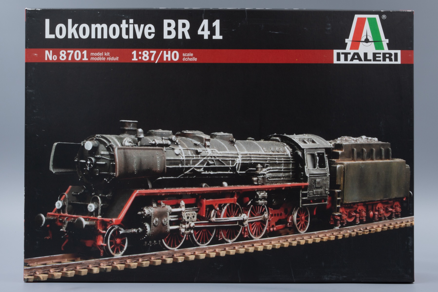 Italeri IT8701 Steam locomotive BR41 H0. epoch II, model kit