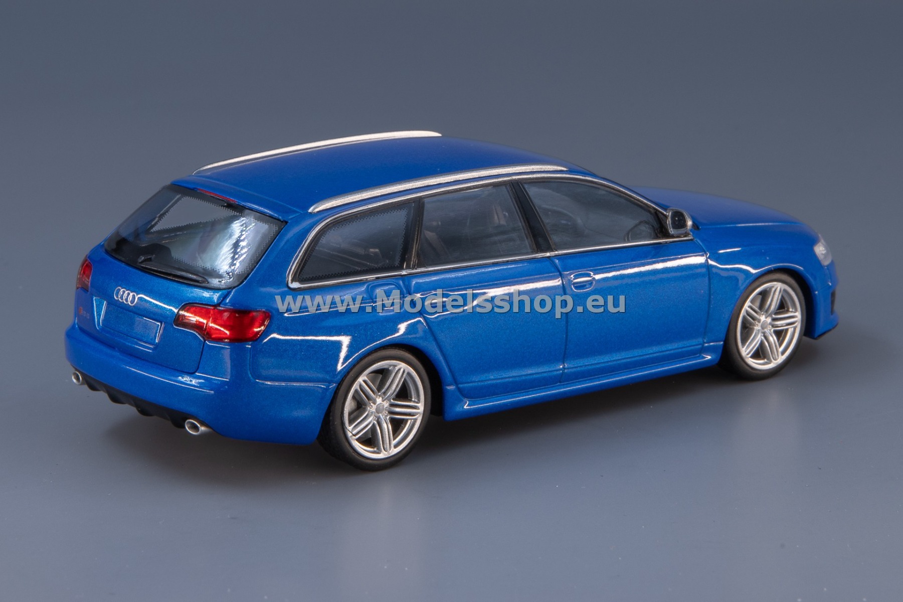 Audi 見にくく 純正 特注 Audi RS6 Avant 紺 1/43