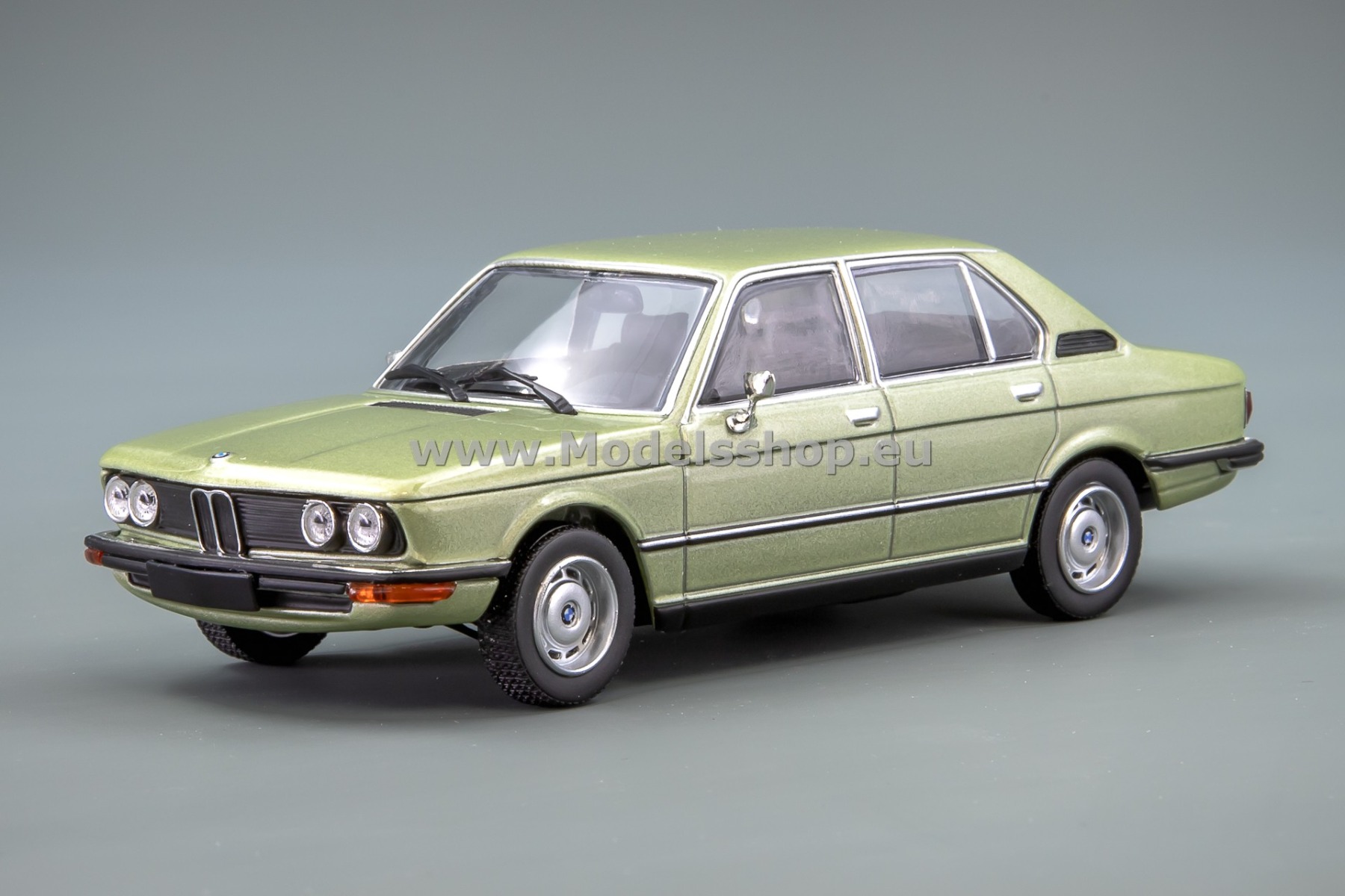 Maxichamps 940023005 BMW 520 (E12), 1972 /green metallic/