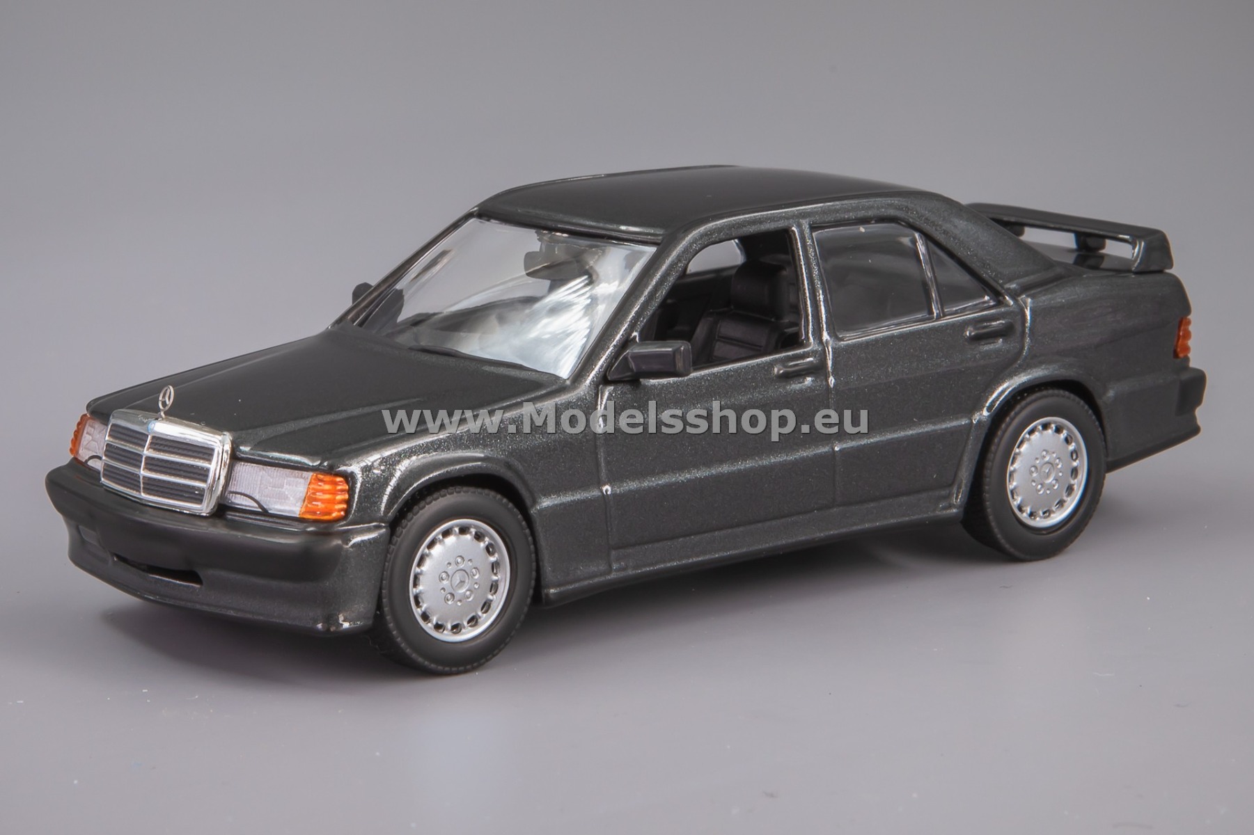 Maxichamps 940035601 Mercedes - Benz 190E 2,3-16, 1984 /black metallic/