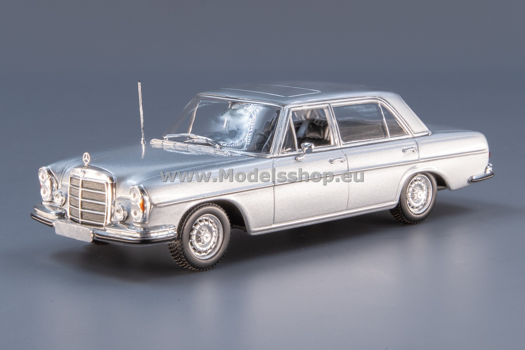 Maxichamps 940039101 Mercedes-Benz 300SEL 6.3 (W109), 1968 /silver/