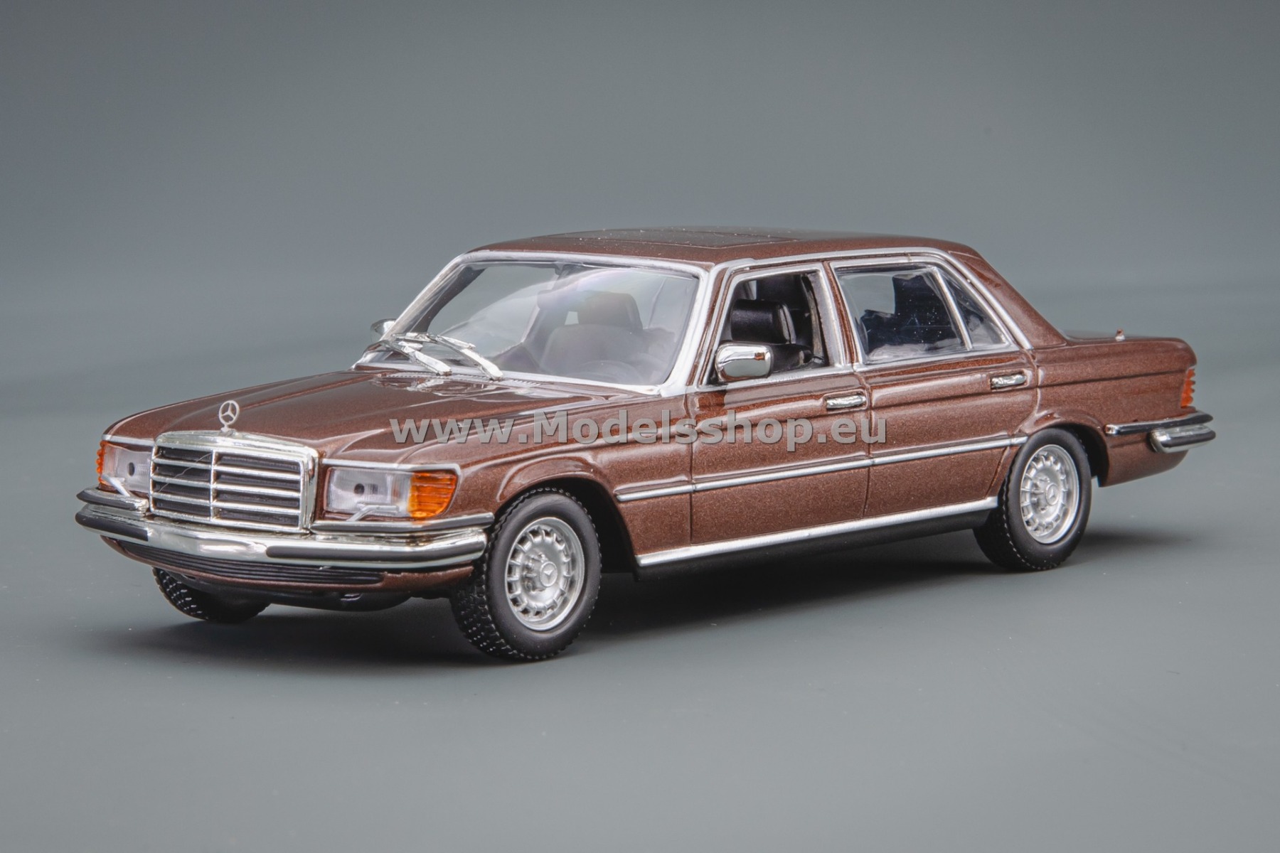 Maxichamps 940039201 Mercedes-Benz 450SEL 6.9 (W116), 1976 /brown metallic/