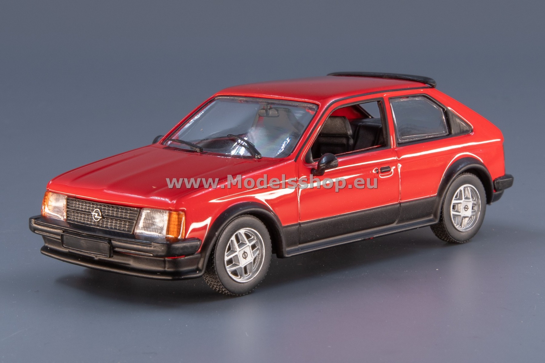 Maxichamps 940044121 Opel Kadett D SR, 1982 /red/