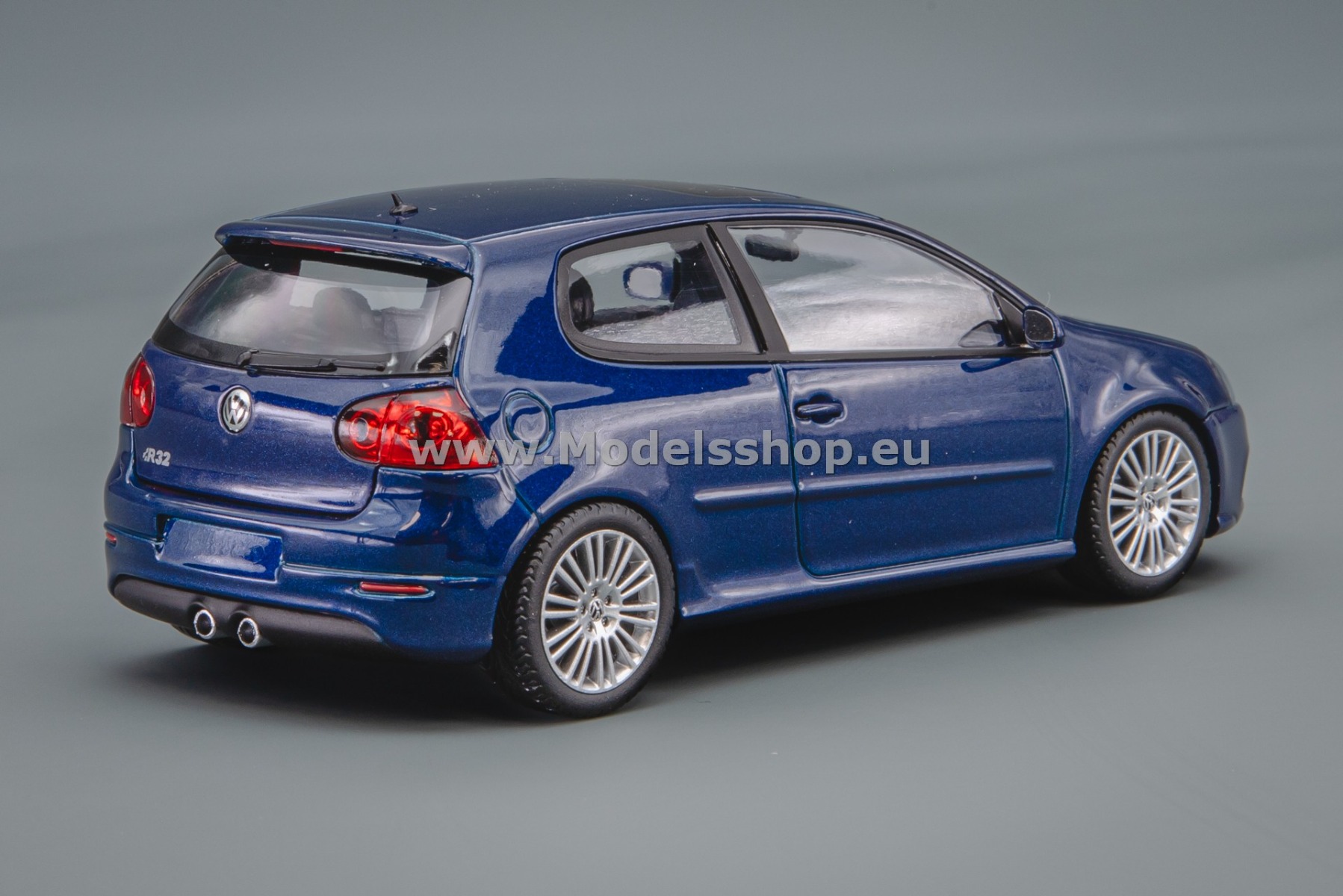Maxichamps 940054501 VW / Volkswagen Golf V R32, 2005 /blue metallic/