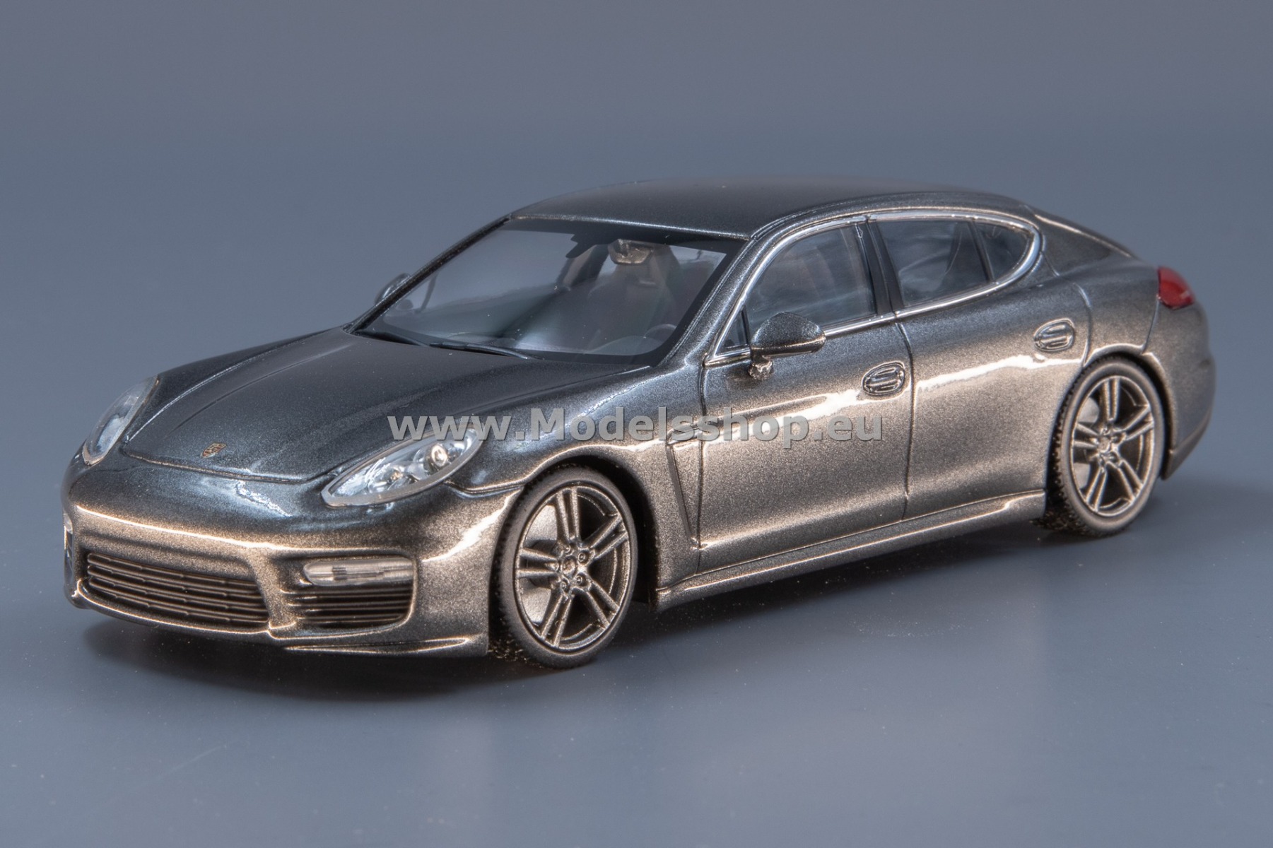 Maxichamps 940062371 Porsche Panamera Turbo S, 2013 /grey metallic/